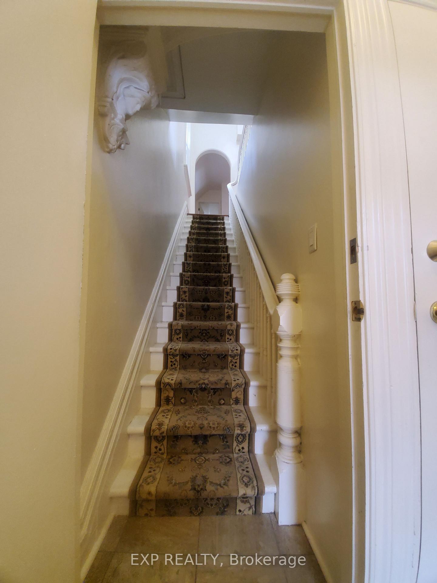 Photo 2 of 360 Gilmour Street, Ottawa, Ottawa Centre — HOMEH