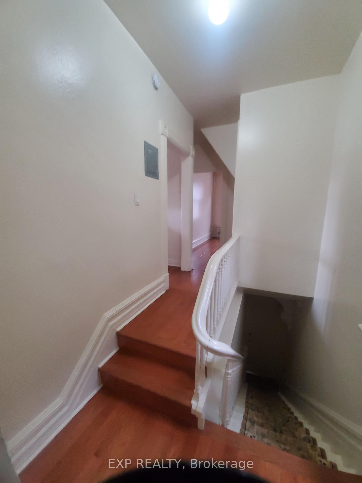 Photo 4 of 360 Gilmour Street, Ottawa, Ottawa Centre — HOMEH