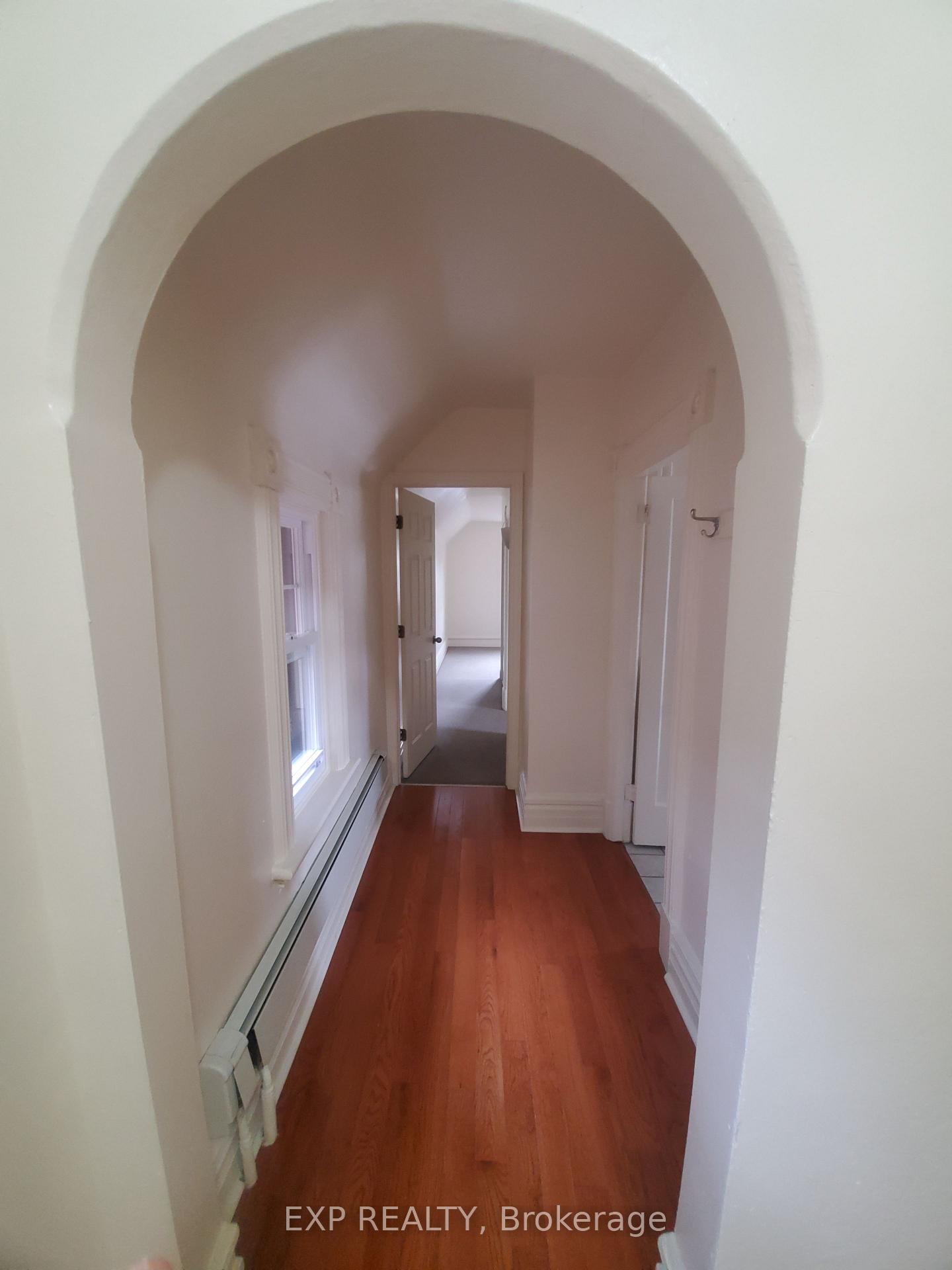 Photo 5 of 360 Gilmour Street, Ottawa, Ottawa Centre — HOMEH
