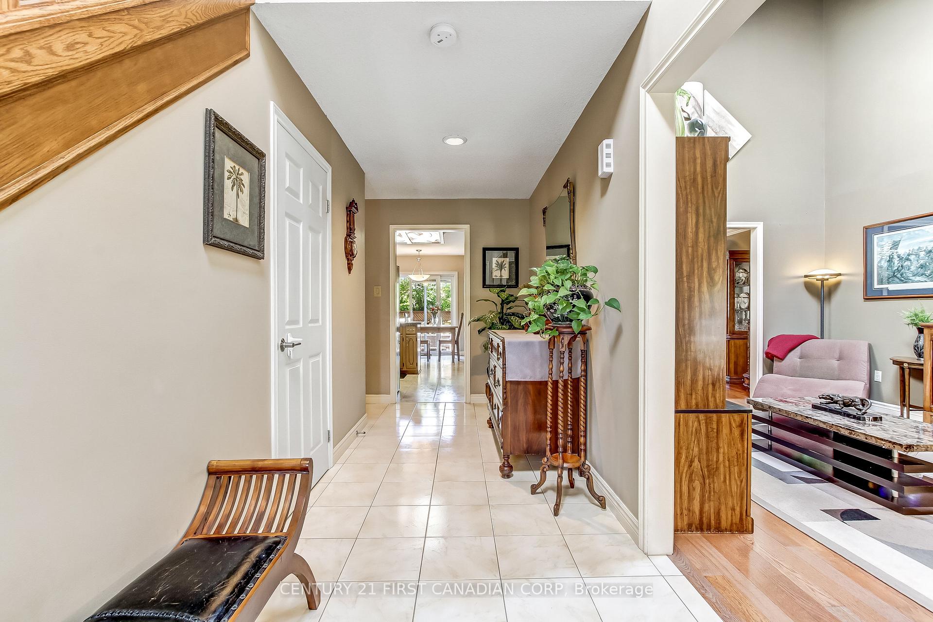 Photo 9 of 47 Monte Vista Crescent, London, South N — HOMEH