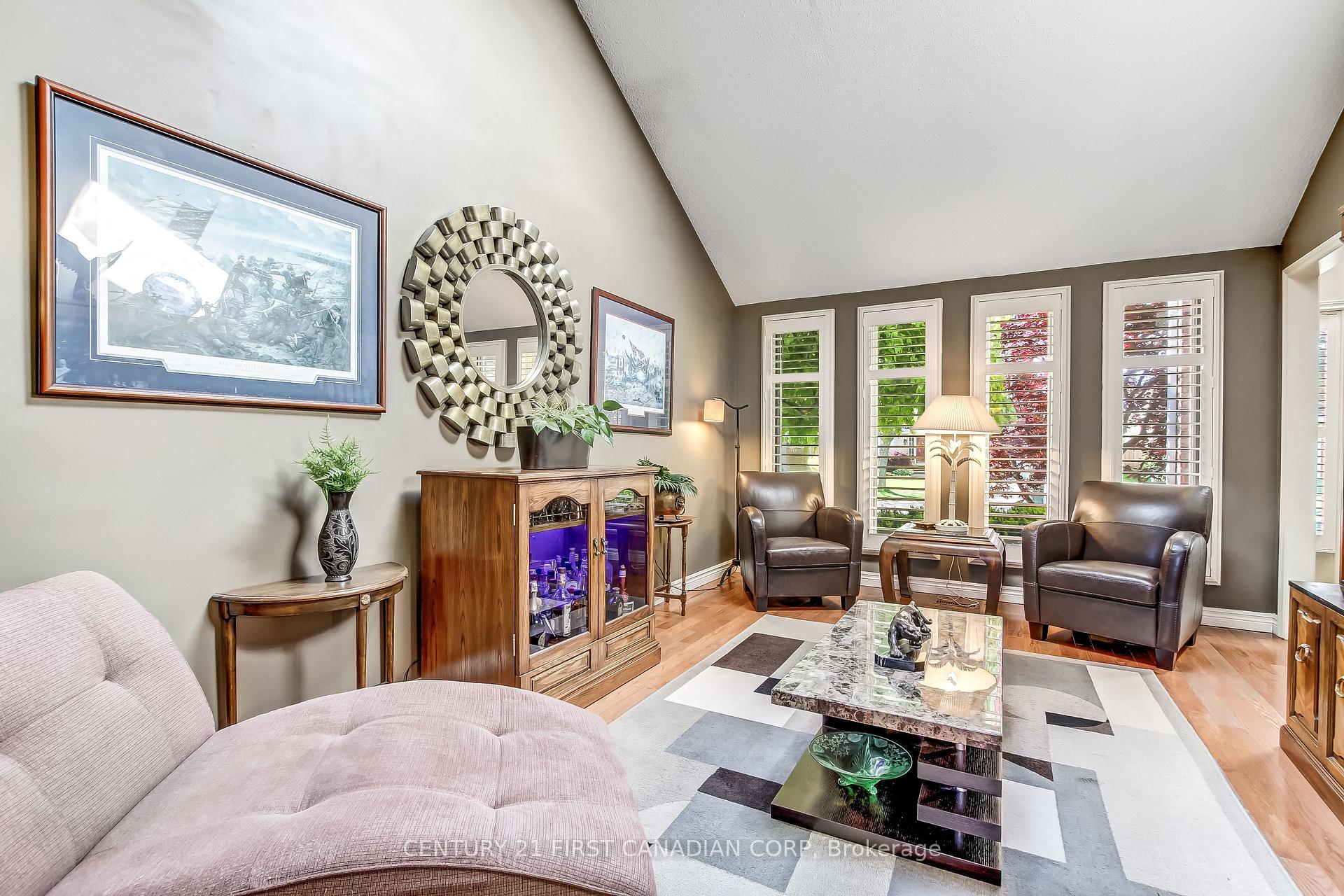 Photo 10 of 47 Monte Vista Crescent, London, South N — HOMEH