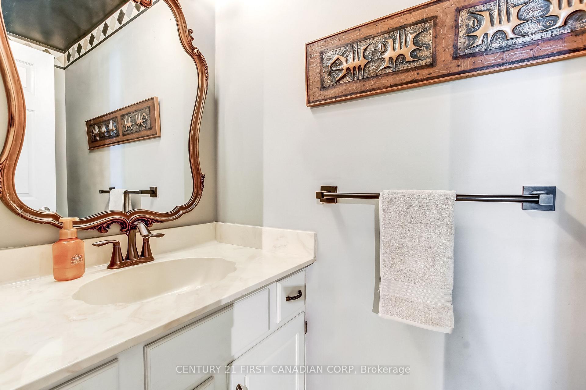 Photo 16 of 47 Monte Vista Crescent, London, South N — HOMEH