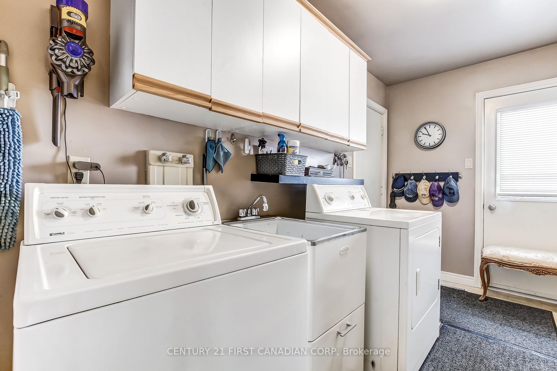 Photo 18 of 47 Monte Vista Crescent, London, South N — HOMEH