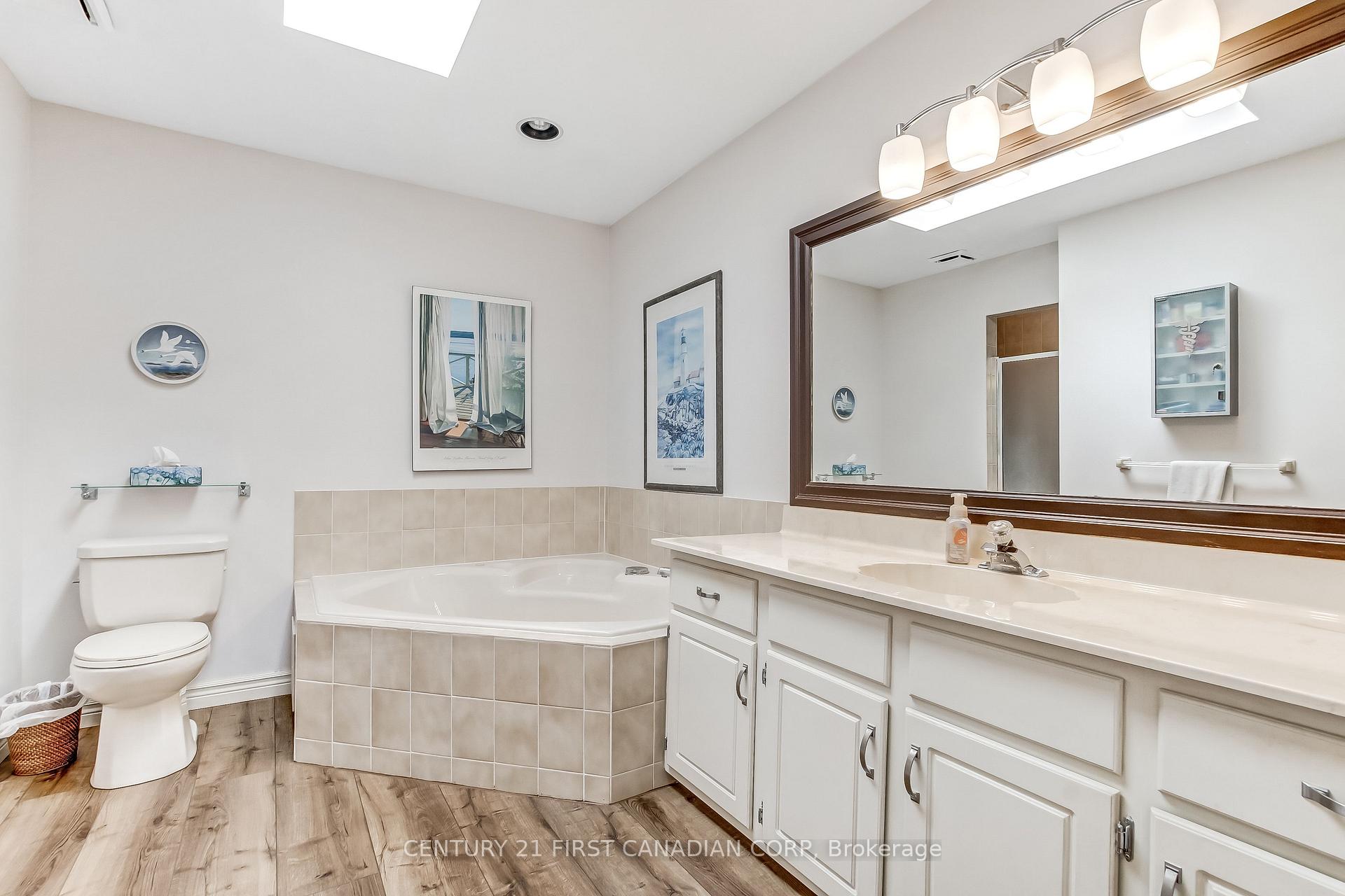 Photo 22 of 47 Monte Vista Crescent, London, South N — HOMEH