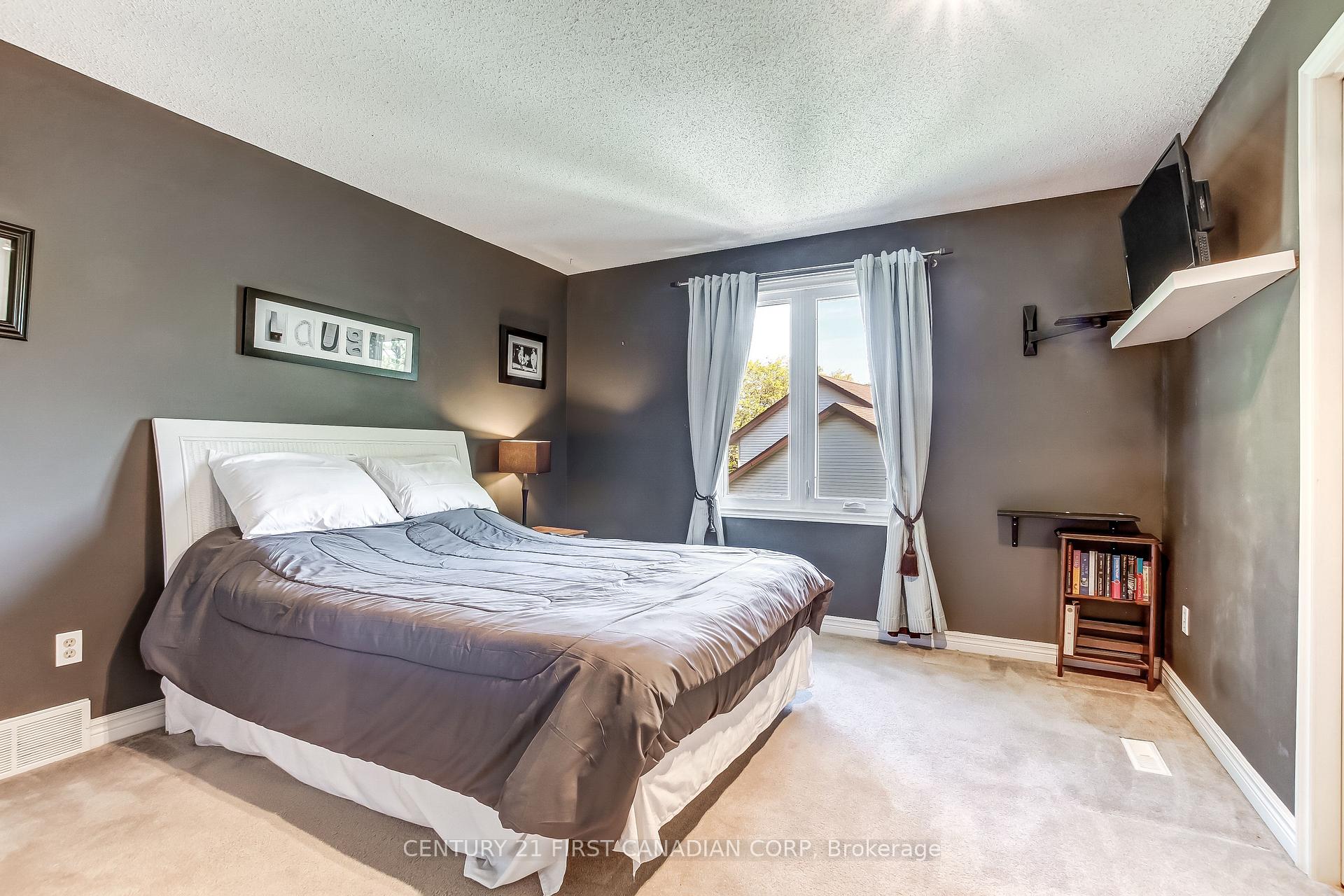 Photo 25 of 47 Monte Vista Crescent, London, South N — HOMEH
