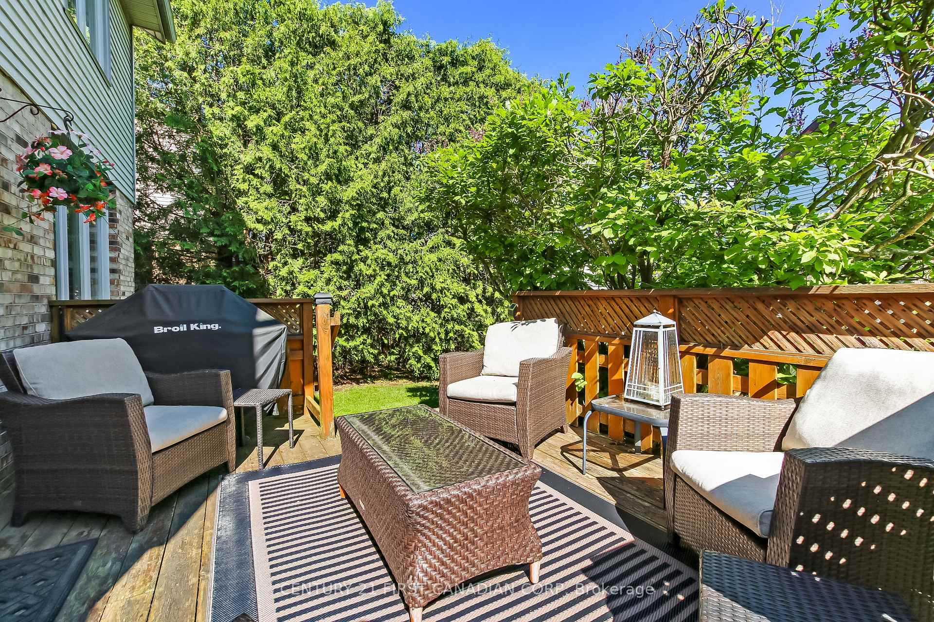 Photo 32 of 47 Monte Vista Crescent, London, South N — HOMEH