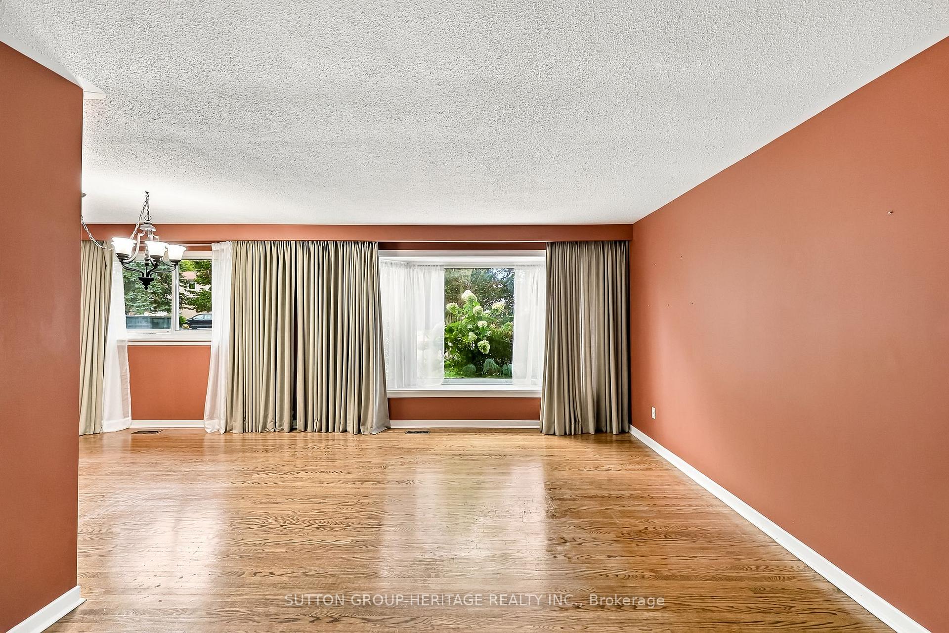 Photo 7 of 64 Gregory Road, Ajax, South East — HOMEH