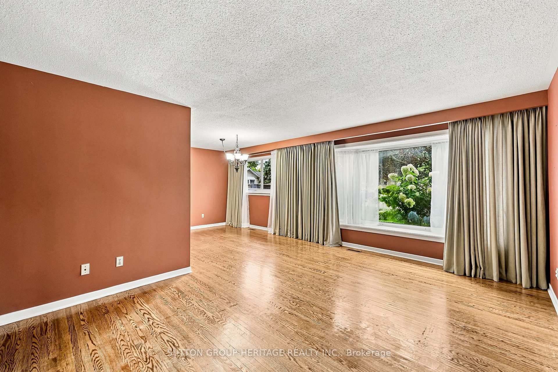 Photo 8 of 64 Gregory Road, Ajax, South East — HOMEH