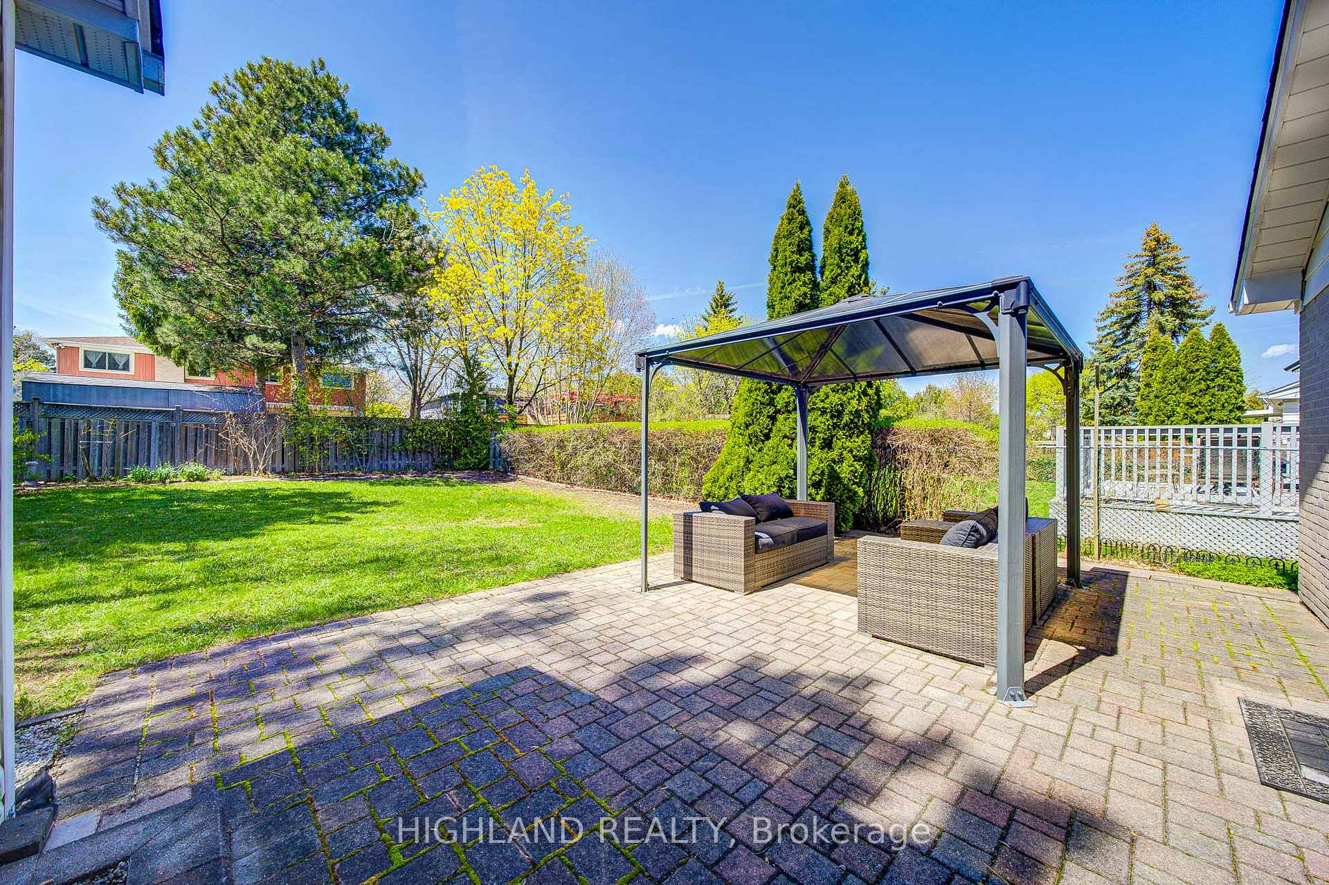 Photo 5 of 2231 Buttonbush Crescent, Mississauga, Erin Mills — HOMEH