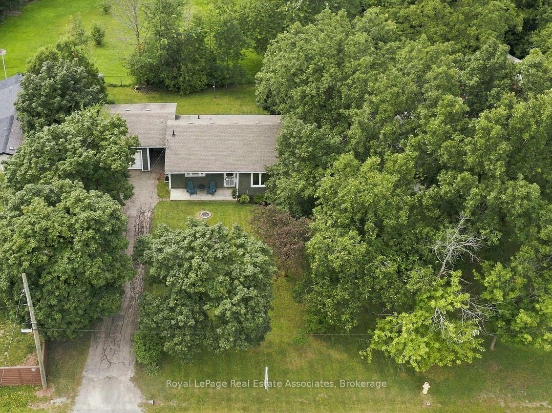 Photo 3 of 28 Kelson Avenue S, Grimsby, Grimsby West — HOMEH