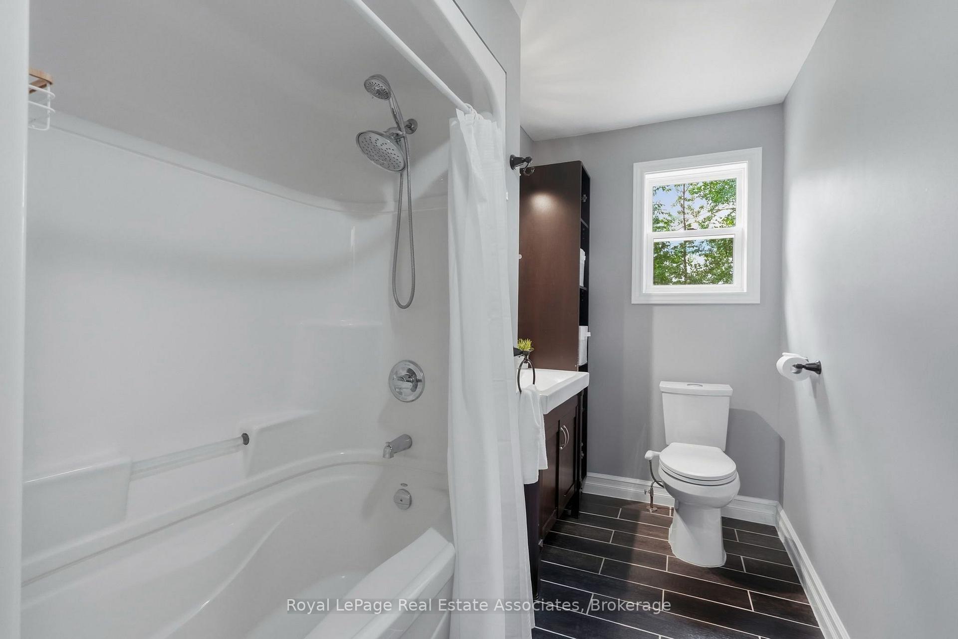 Photo 17 of 28 Kelson Avenue S, Grimsby, Grimsby West — HOMEH