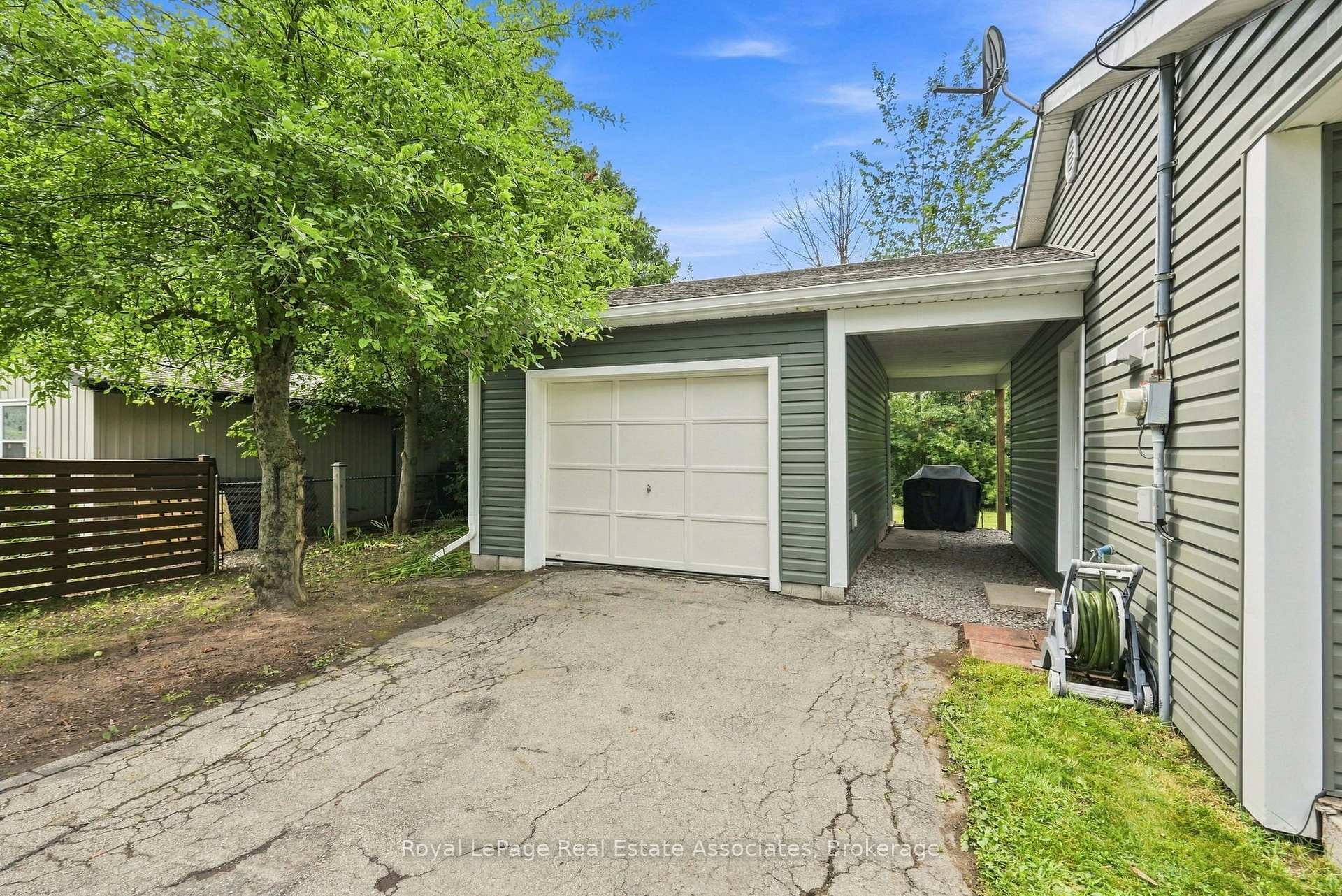Photo 20 of 28 Kelson Avenue S, Grimsby, Grimsby West — HOMEH