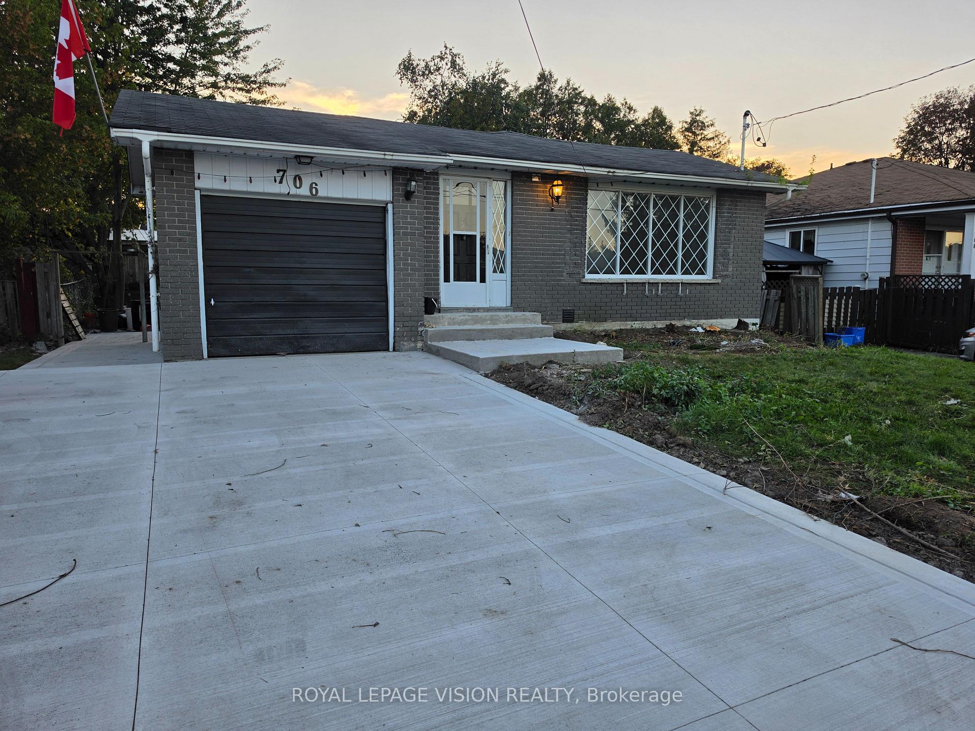 Photo 2 of Unit Bsmt 1, 706 Leaside Street, Pickering, West Shore — HOMEH
