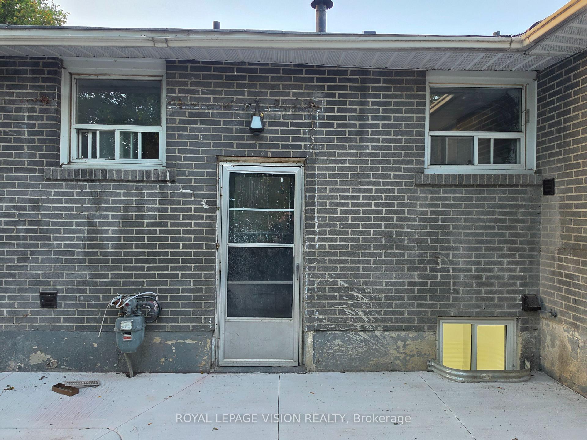 Photo 3 of Unit Bsmt 1, 706 Leaside Street, Pickering, West Shore — HOMEH