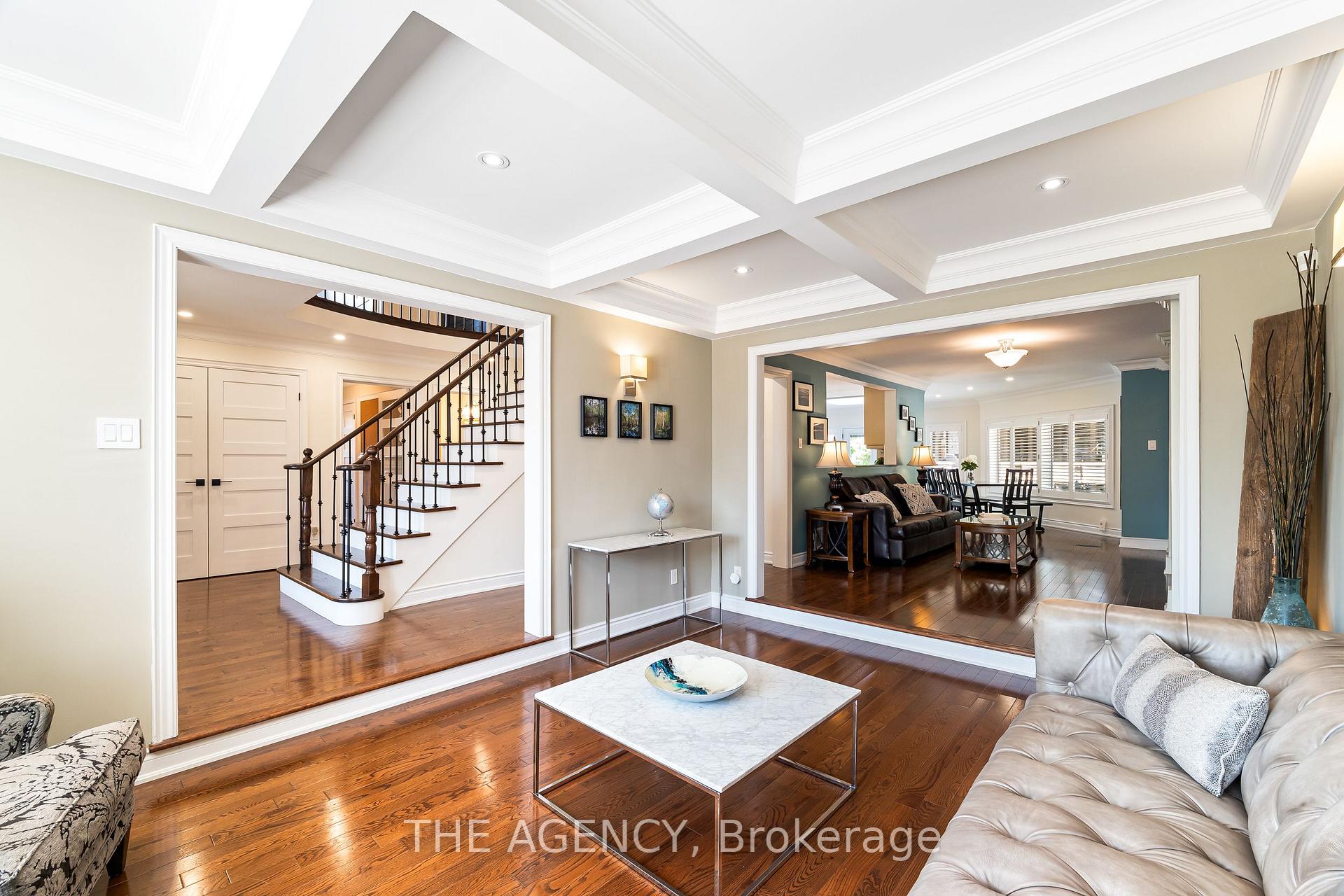 Photo 3 of 7 Stonegate Drive, Brampton, Snelgrove — HOMEH