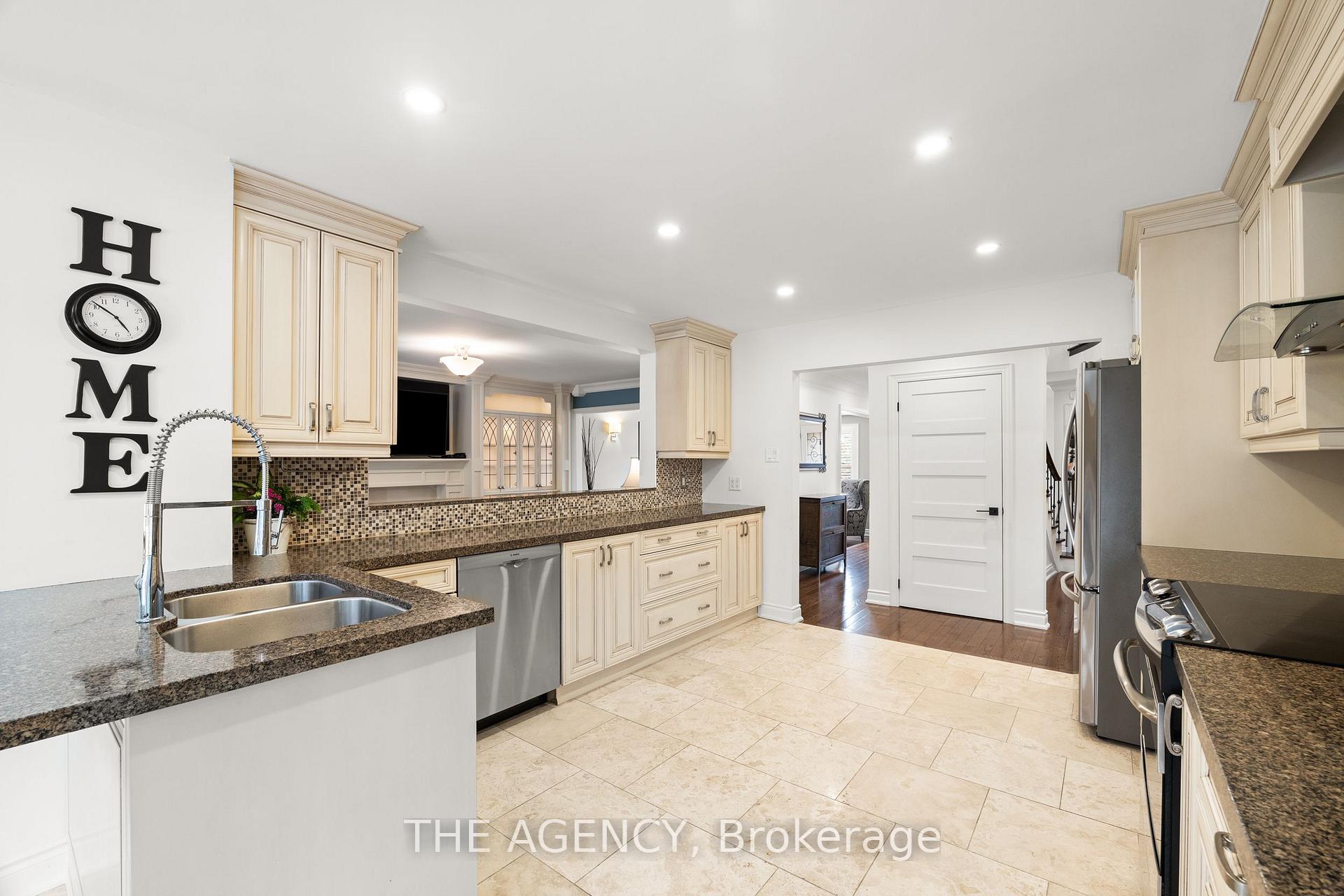 Photo 13 of 7 Stonegate Drive, Brampton, Snelgrove — HOMEH