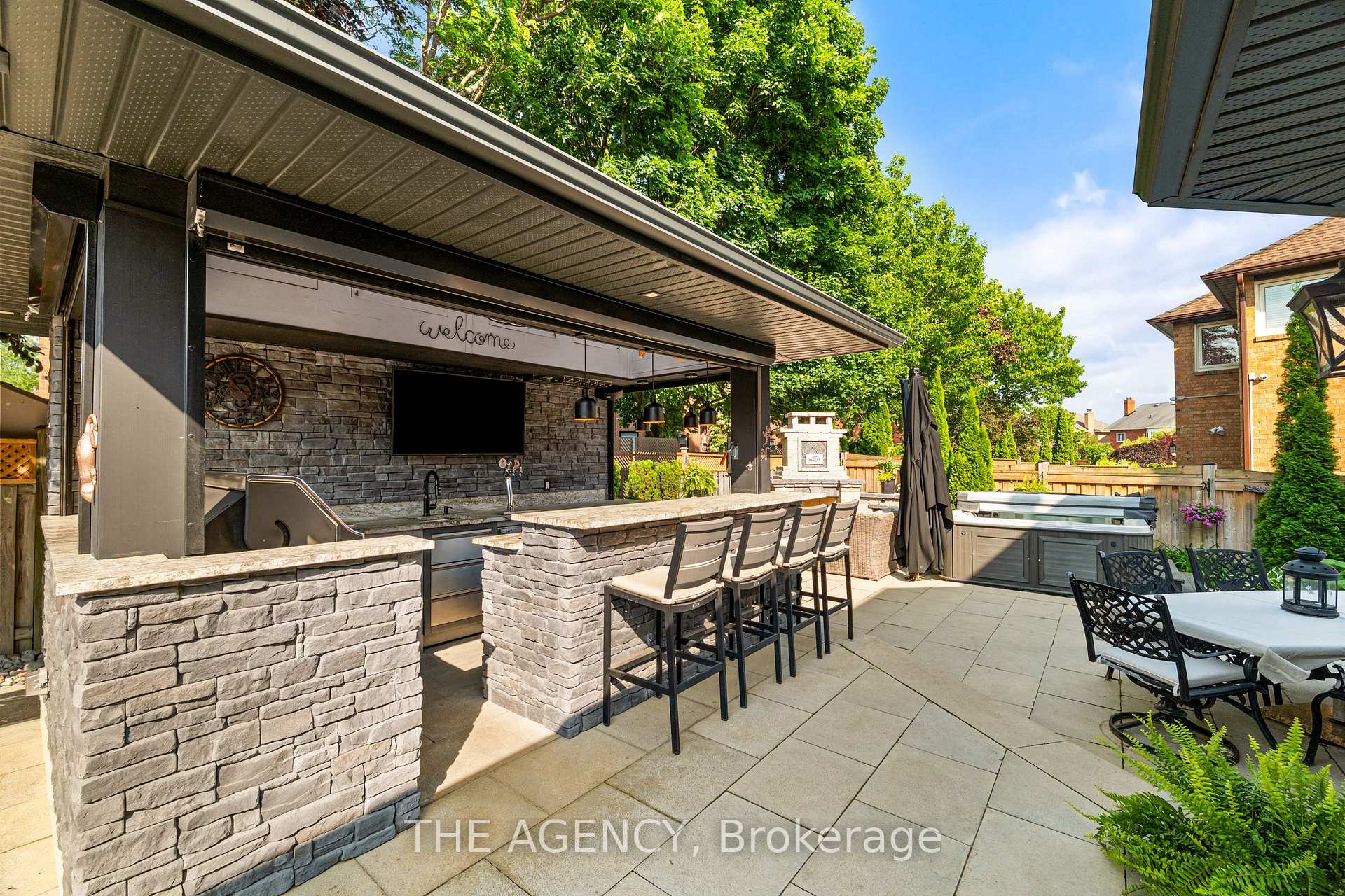 Photo 43 of 7 Stonegate Drive, Brampton, Snelgrove — HOMEH