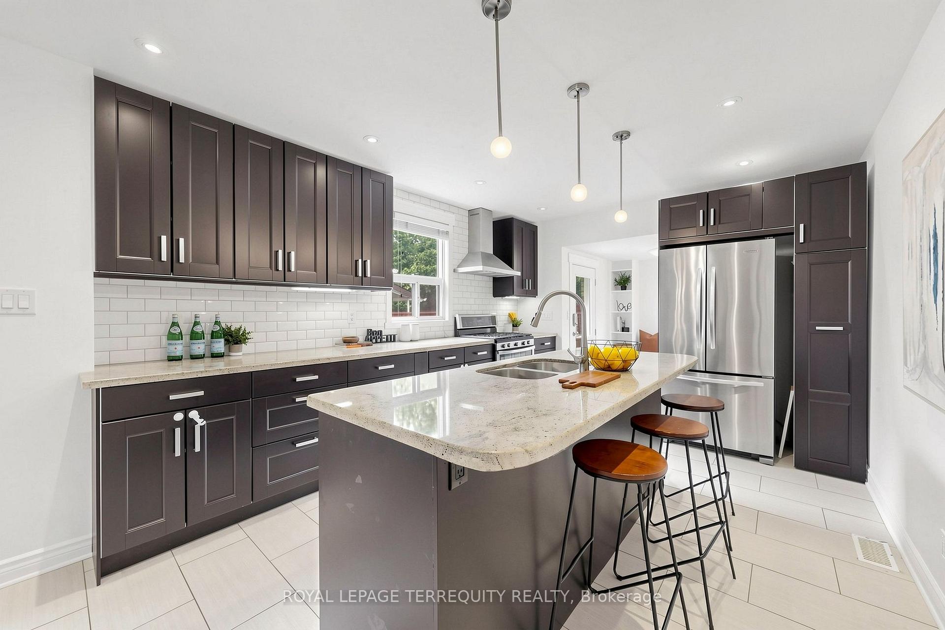 Photo 10 of Unit Upper, 150 Osler Street, Toronto, Weston-Pellam Park — HOMEH