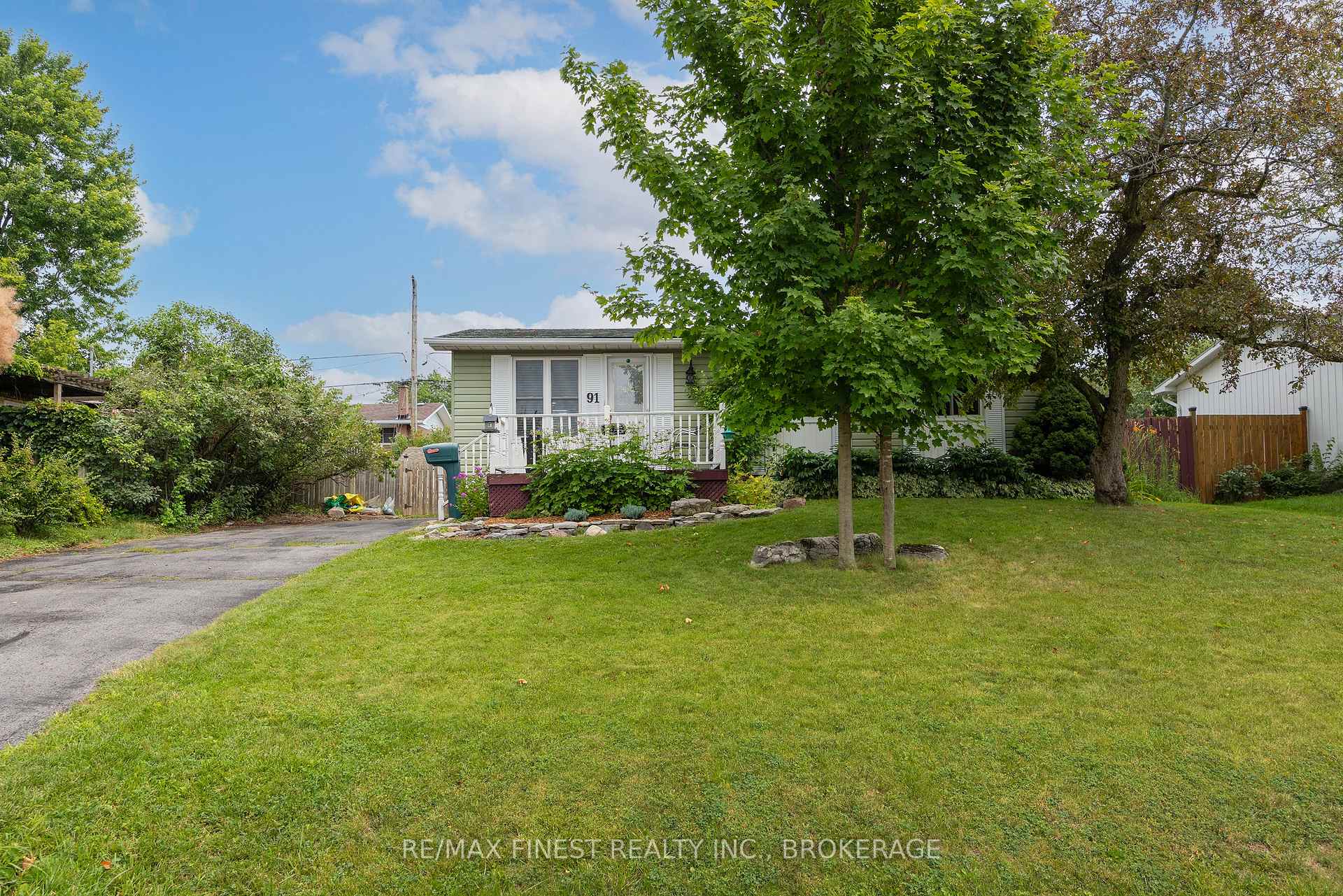 Photo 3 of 91 Cambridge Crescent, Loyalist, Amherstview — HOMEH