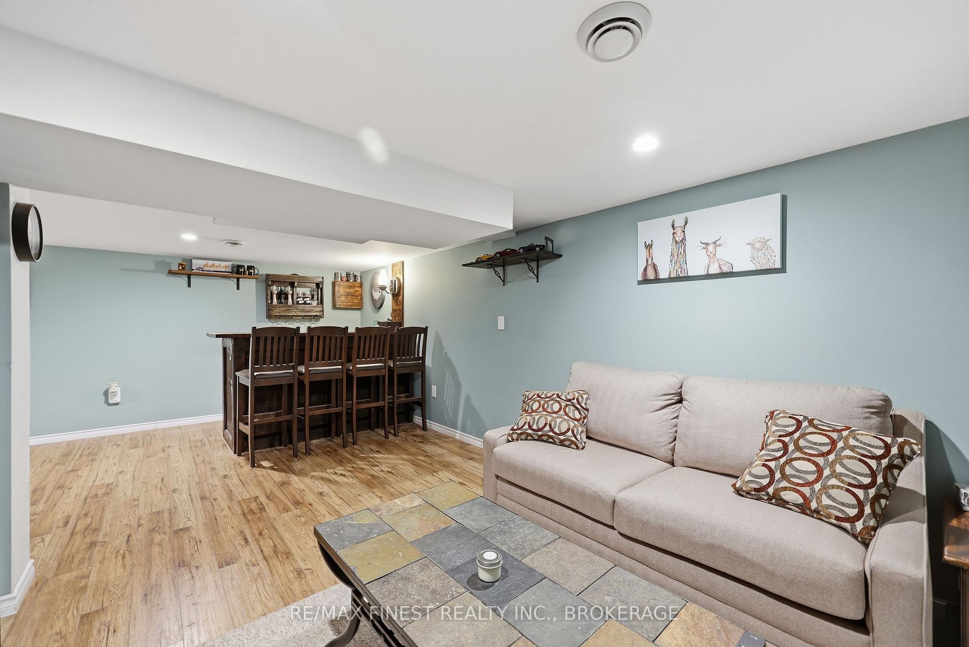 Photo 32 of 91 Cambridge Crescent, Loyalist, Amherstview — HOMEH