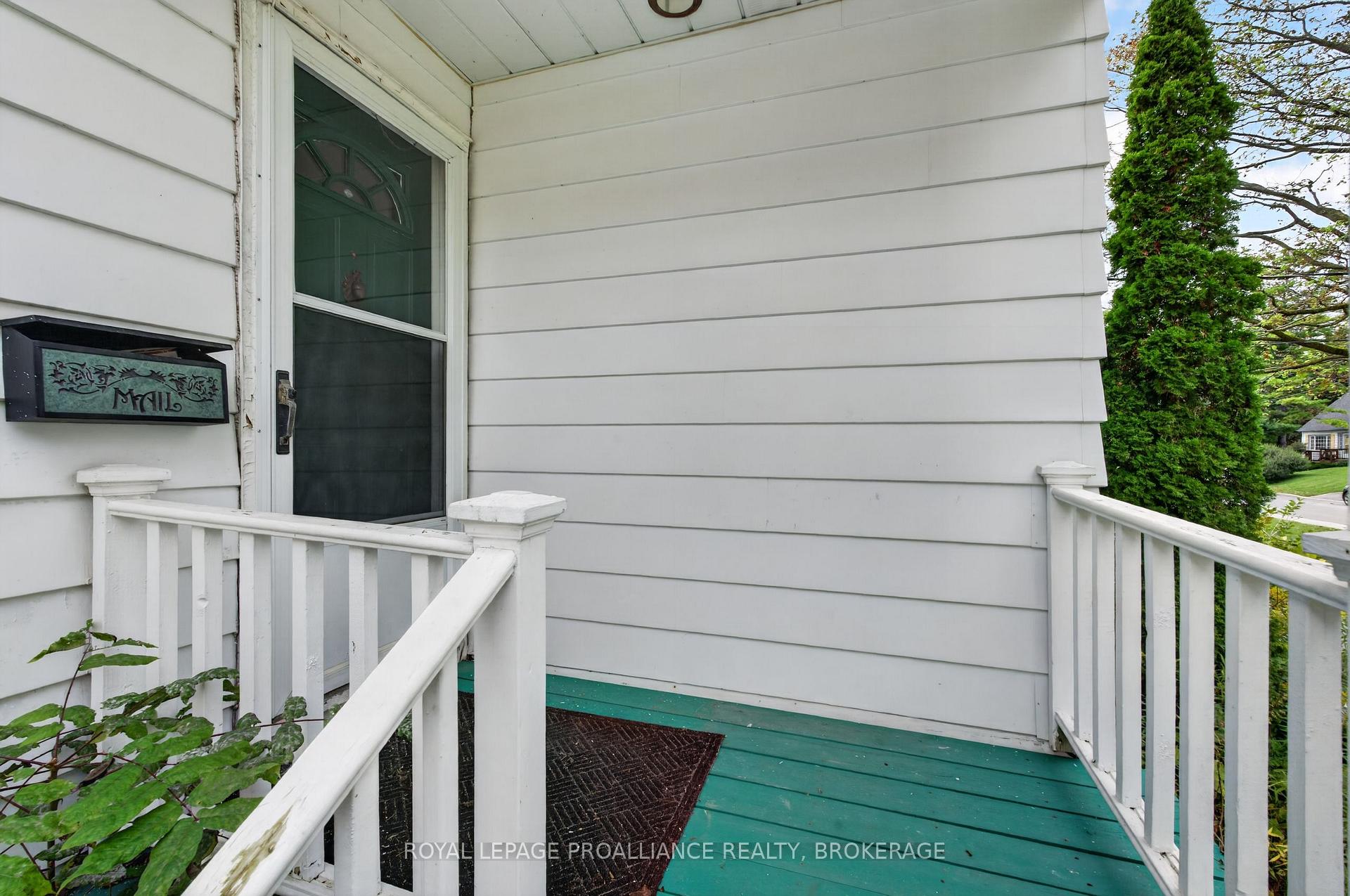 Photo 3 of 364 Glengarry Road, Kingston, West of Sir John A. Blvd — HOMEH