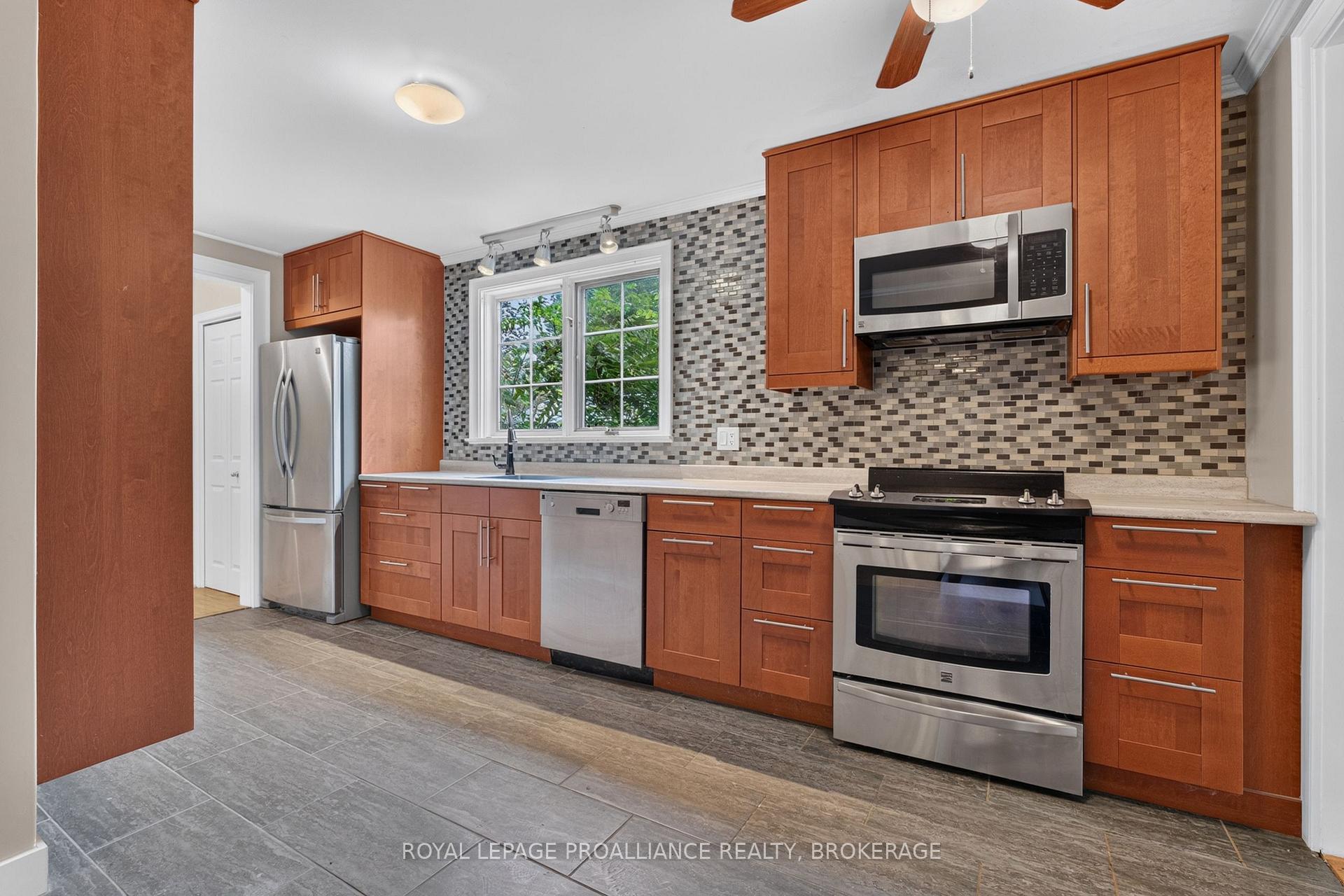 Photo 9 of 364 Glengarry Road, Kingston, West of Sir John A. Blvd — HOMEH