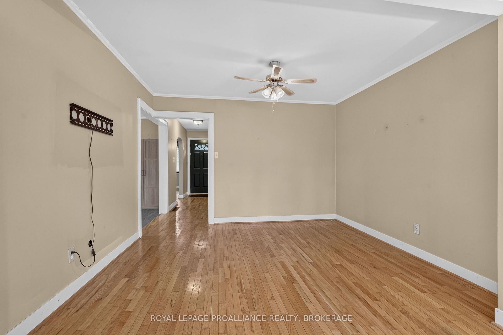 Photo 12 of 364 Glengarry Road, Kingston, West of Sir John A. Blvd — HOMEH