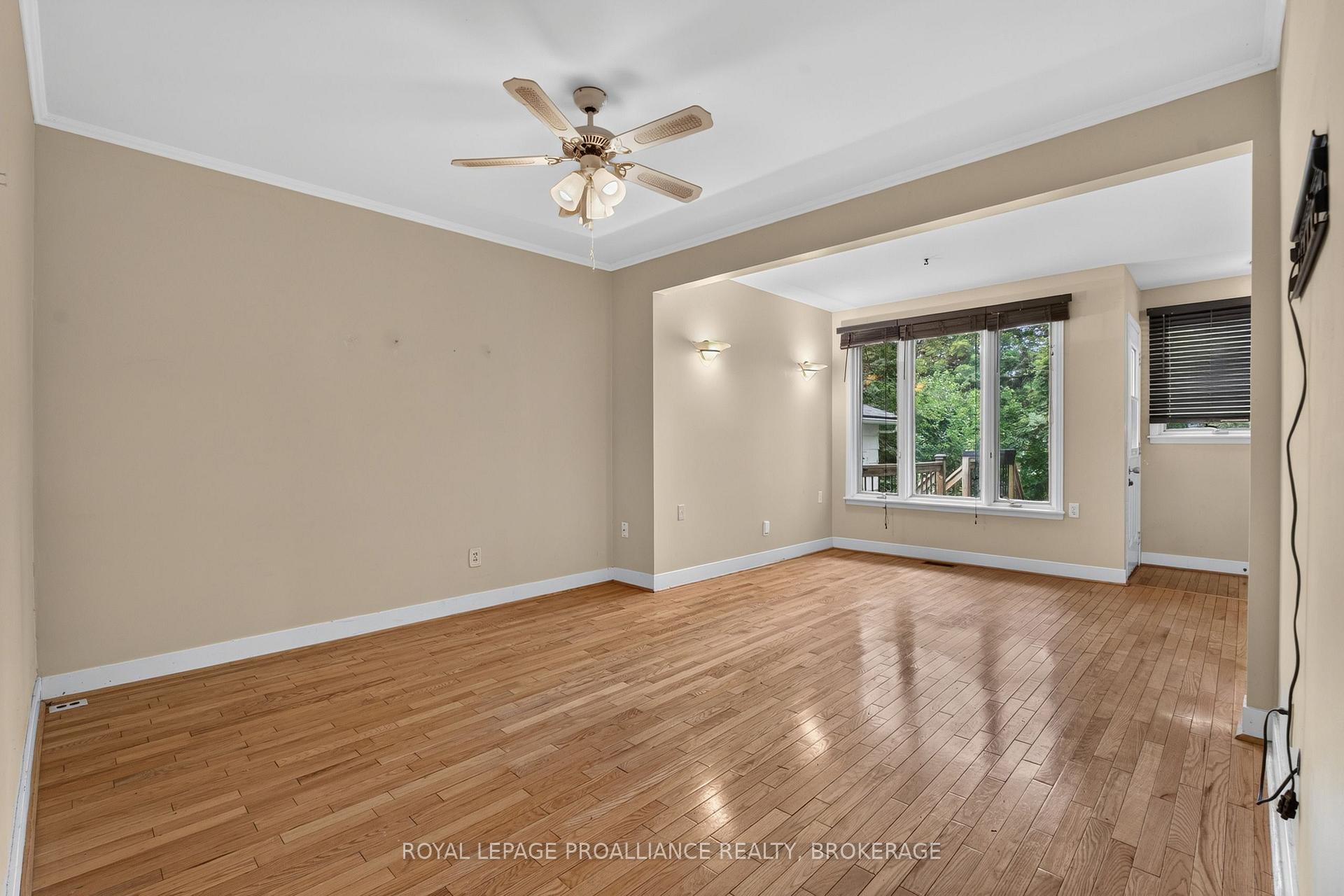 Photo 13 of 364 Glengarry Road, Kingston, West of Sir John A. Blvd — HOMEH