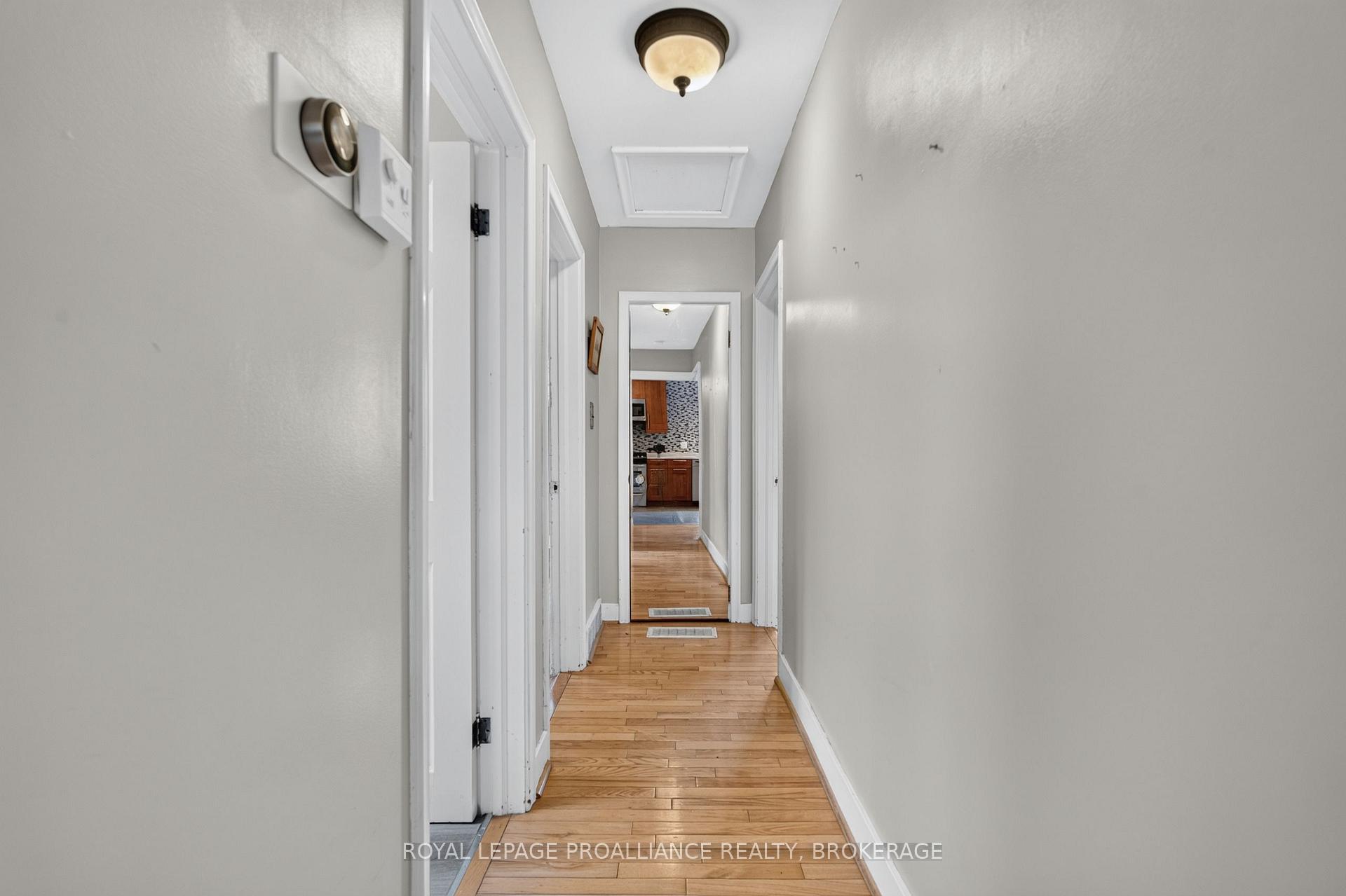 Photo 19 of 364 Glengarry Road, Kingston, West of Sir John A. Blvd — HOMEH