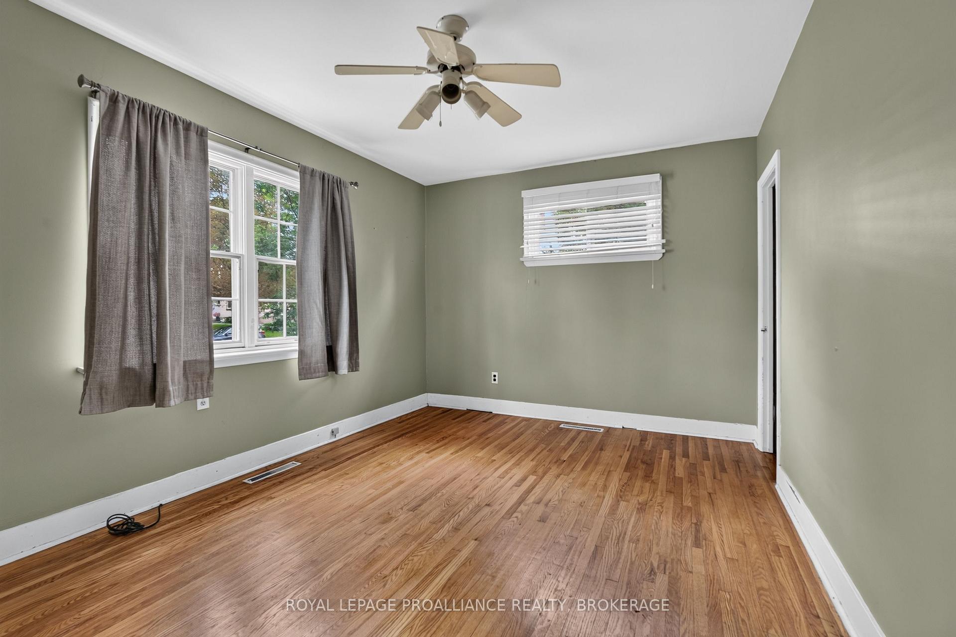 Photo 20 of 364 Glengarry Road, Kingston, West of Sir John A. Blvd — HOMEH