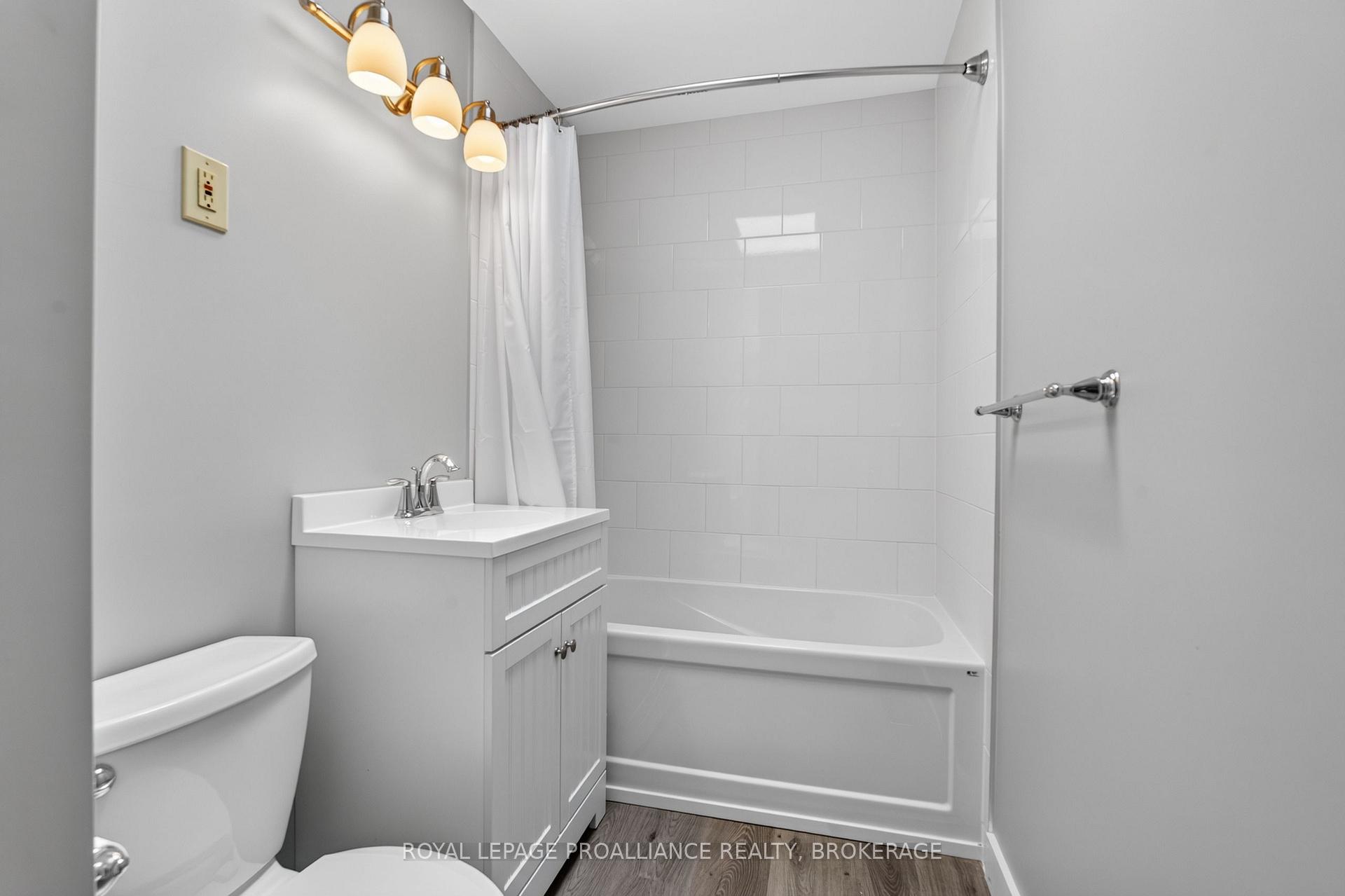 Photo 22 of 364 Glengarry Road, Kingston, West of Sir John A. Blvd — HOMEH