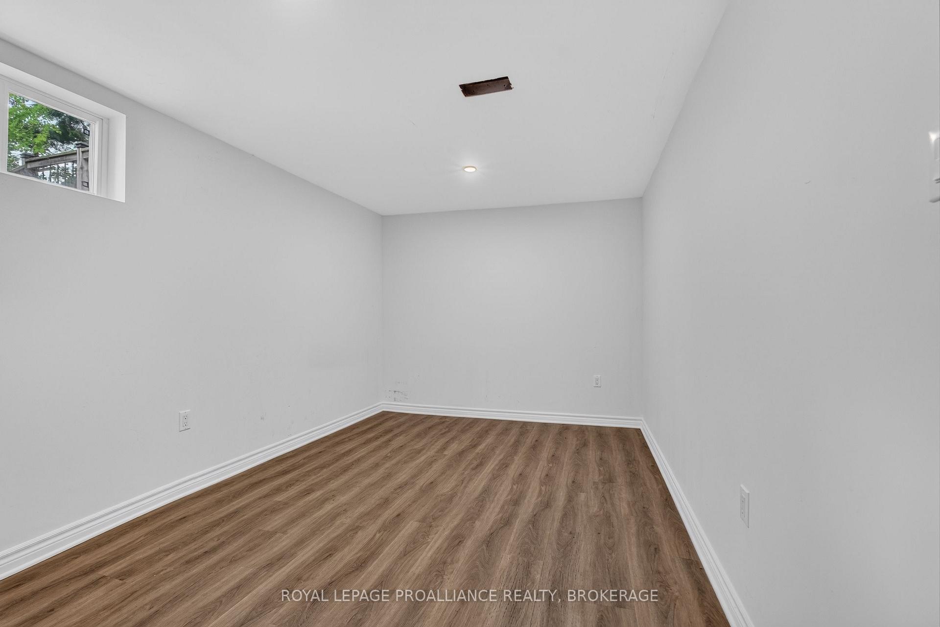Photo 25 of 364 Glengarry Road, Kingston, West of Sir John A. Blvd — HOMEH