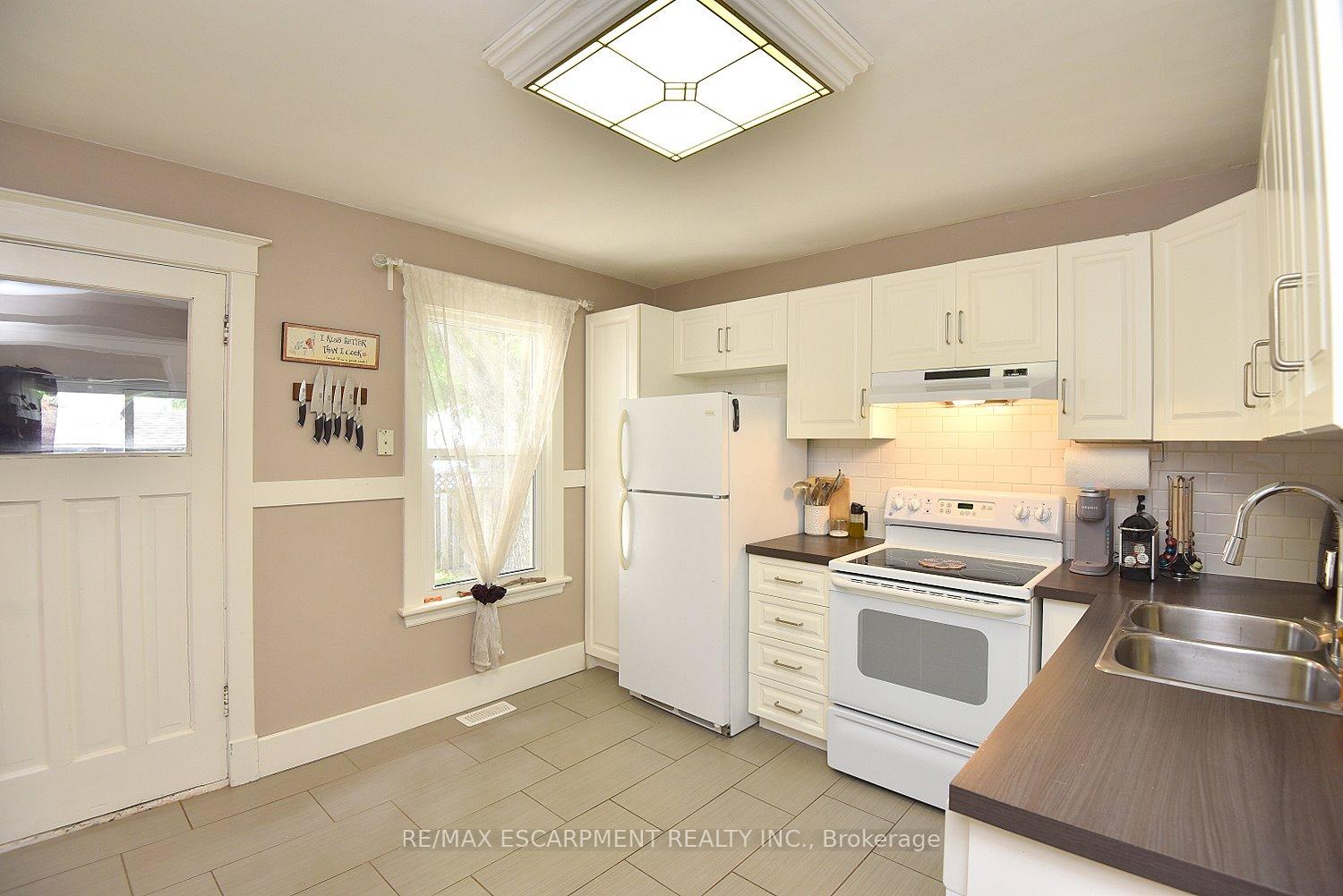 Photo 14 of 56 Barons Avenue N, Hamilton, Homeside — HOMEH