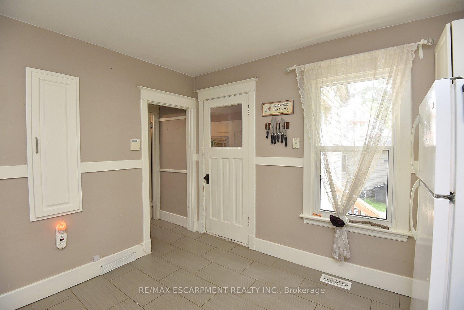 Photo 18 of 56 Barons Avenue N, Hamilton, Homeside — HOMEH