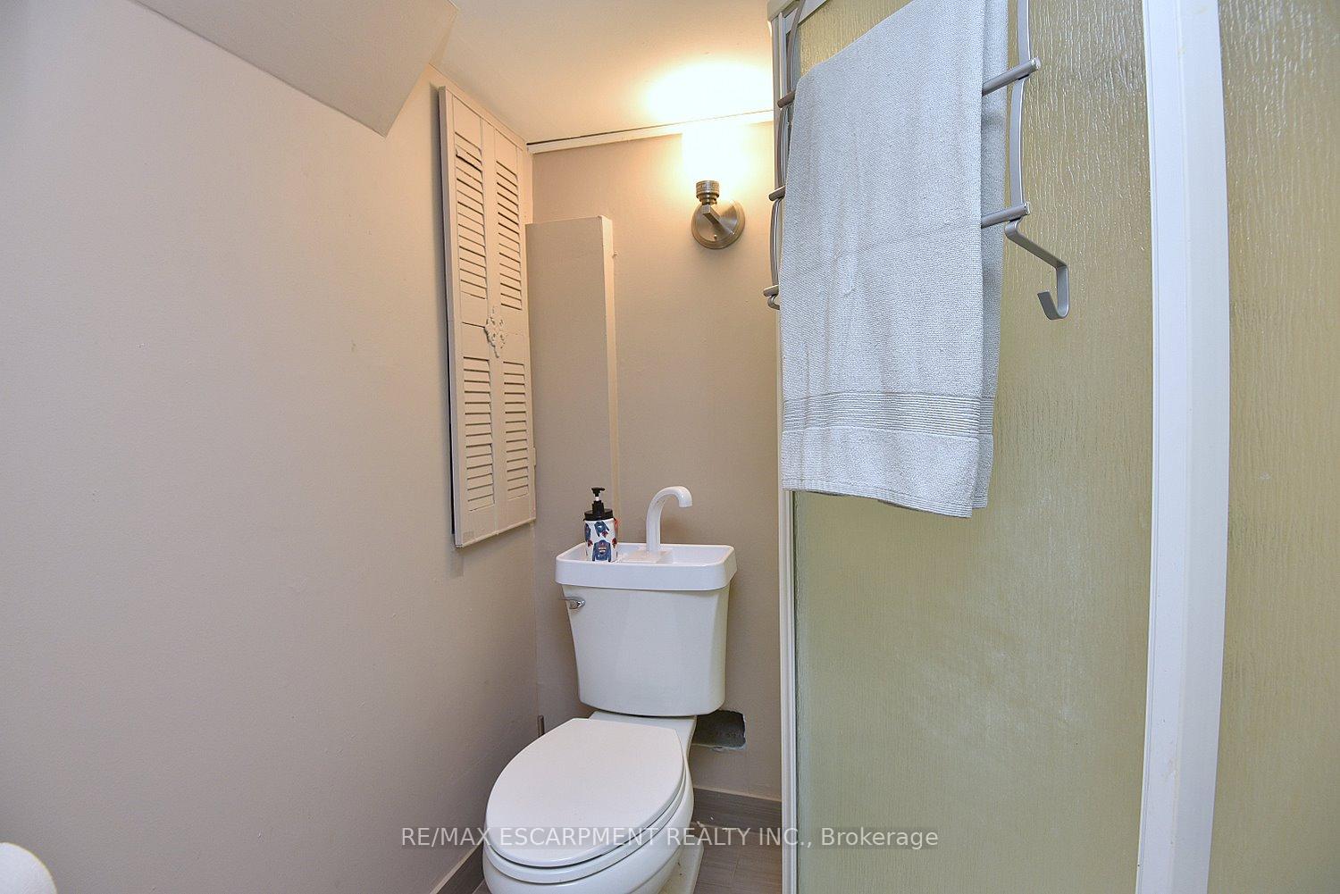 Photo 31 of 56 Barons Avenue N, Hamilton, Homeside — HOMEH