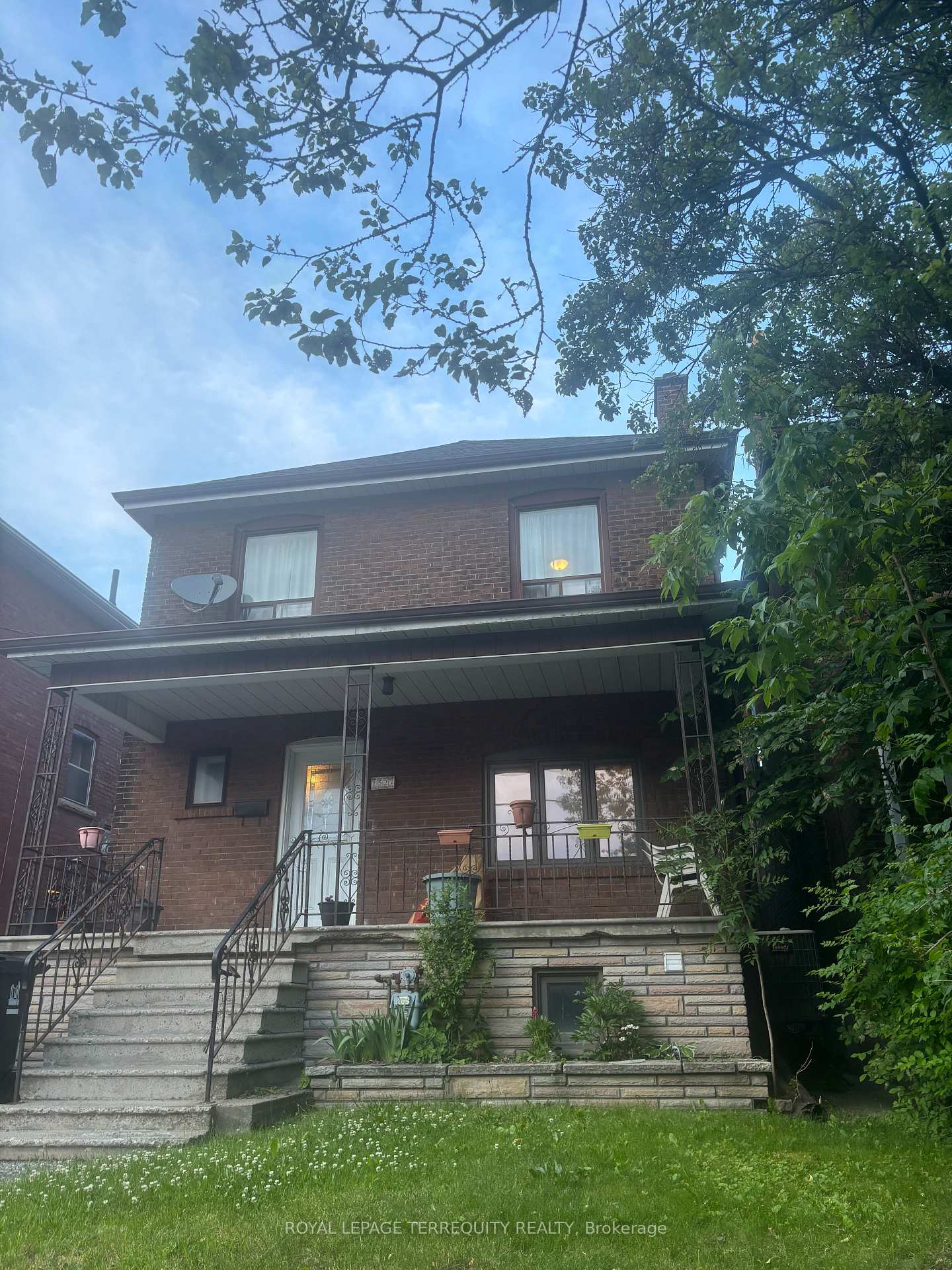 Front of Unit Lower, 1527 Dufferin Street