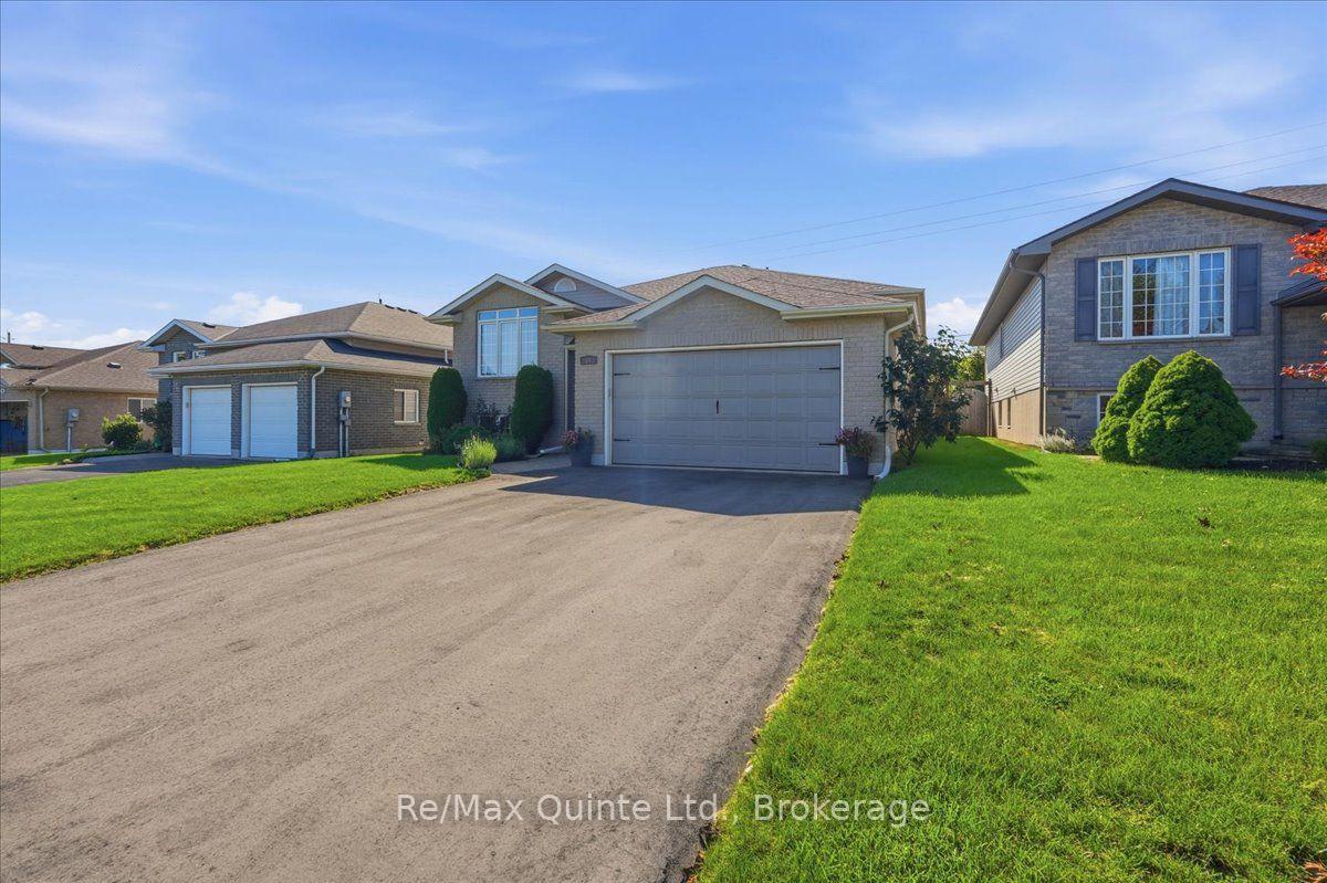 Photo 3 of 14 Ridgeview Lane, Quinte West, Trenton Ward — HOMEH