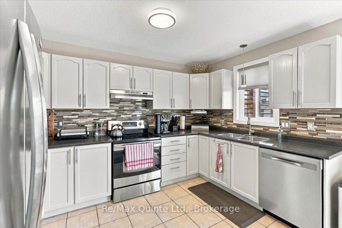 Photo 16 of 14 Ridgeview Lane, Quinte West, Trenton Ward — HOMEH