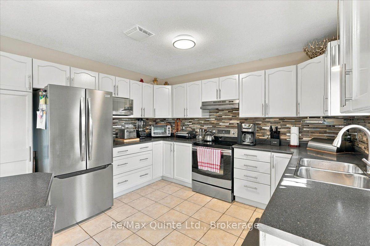 Photo 18 of 14 Ridgeview Lane, Quinte West, Trenton Ward — HOMEH