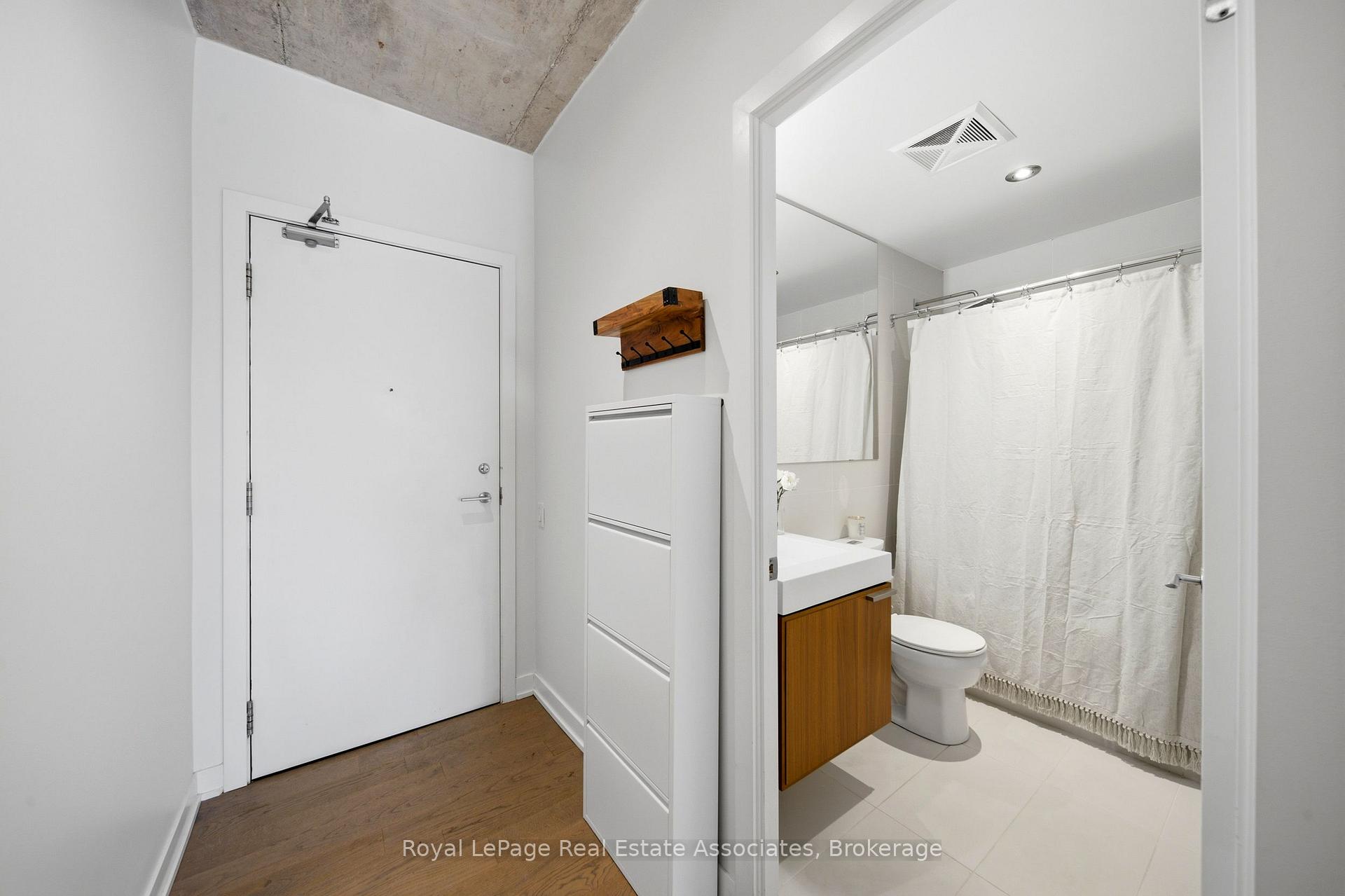 Photo 6 of Unit 302, 318 King Street E, Toronto, Moss Park — HOMEH