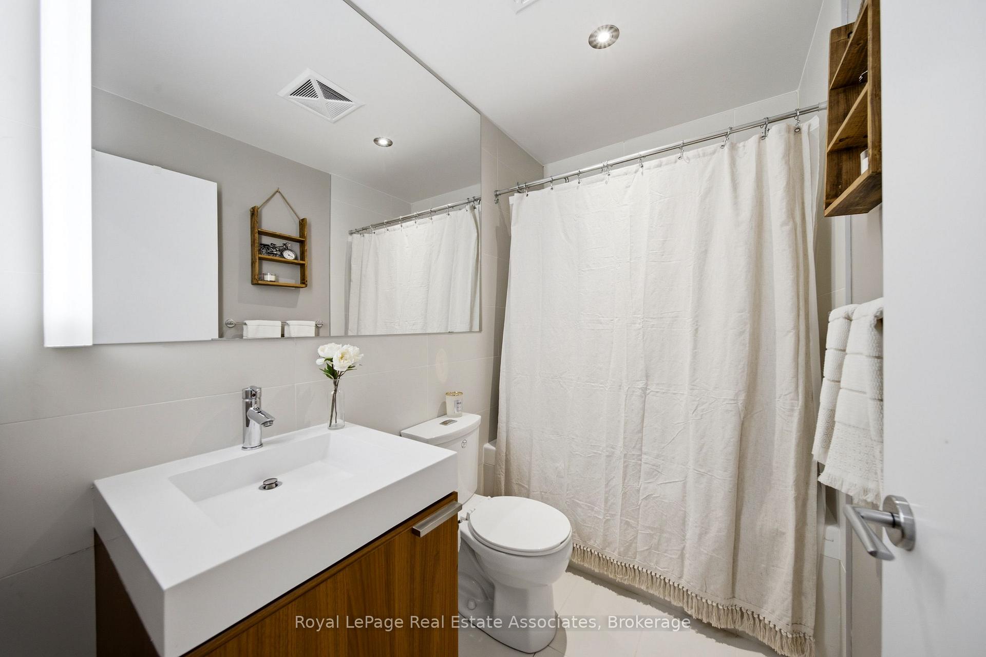 Photo 8 of Unit 302, 318 King Street E, Toronto, Moss Park — HOMEH