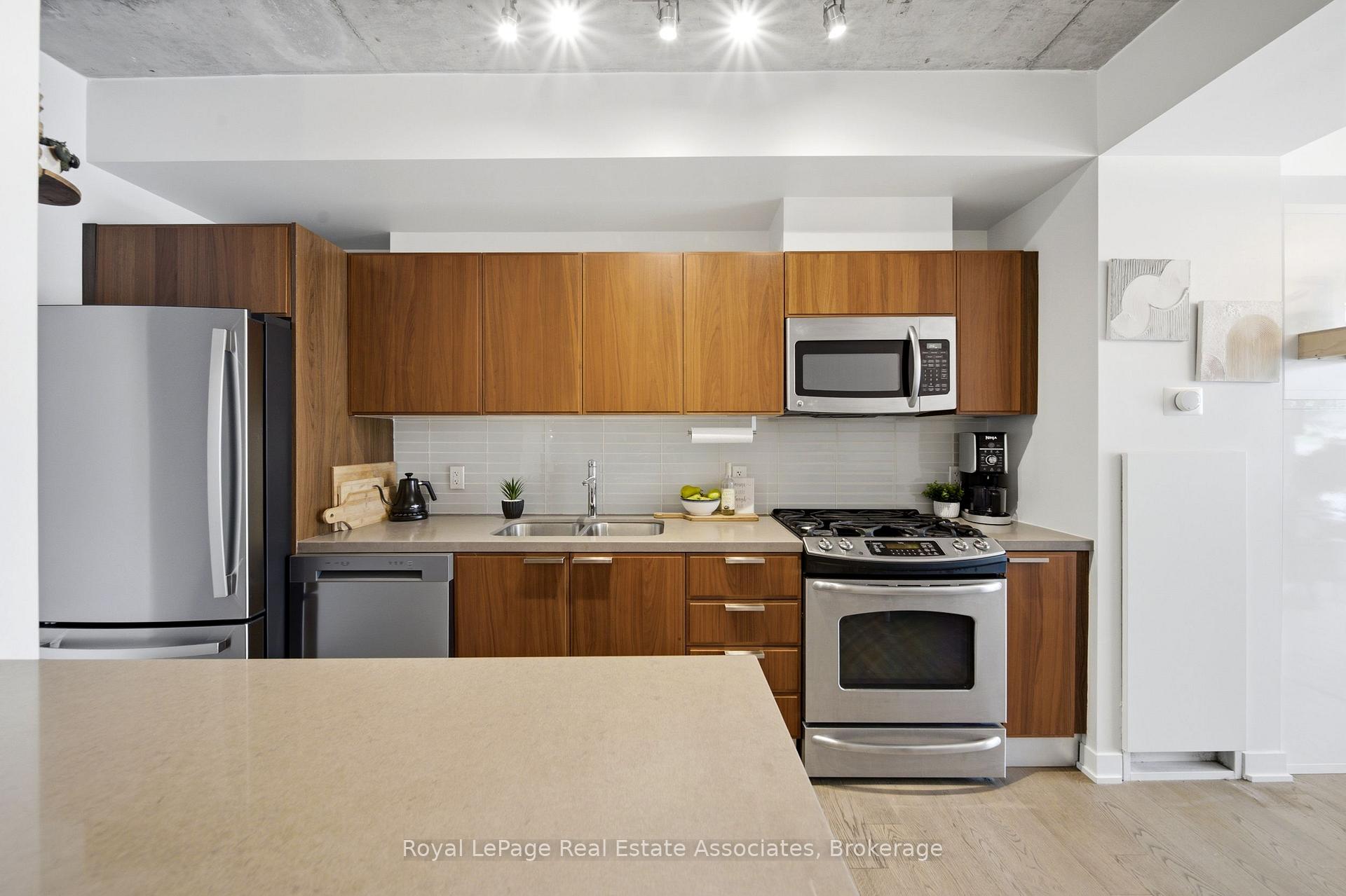 Photo 14 of Unit 302, 318 King Street E, Toronto, Moss Park — HOMEH