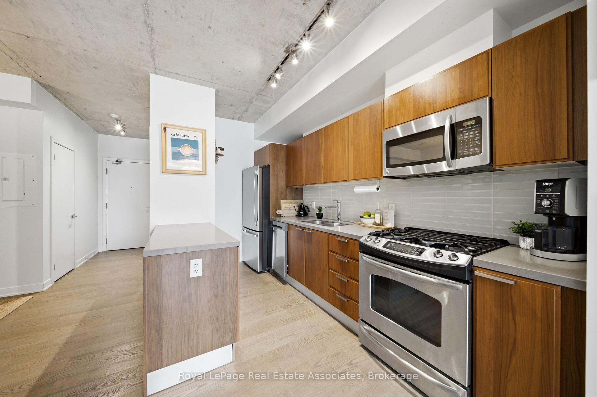 Photo 15 of Unit 302, 318 King Street E, Toronto, Moss Park — HOMEH