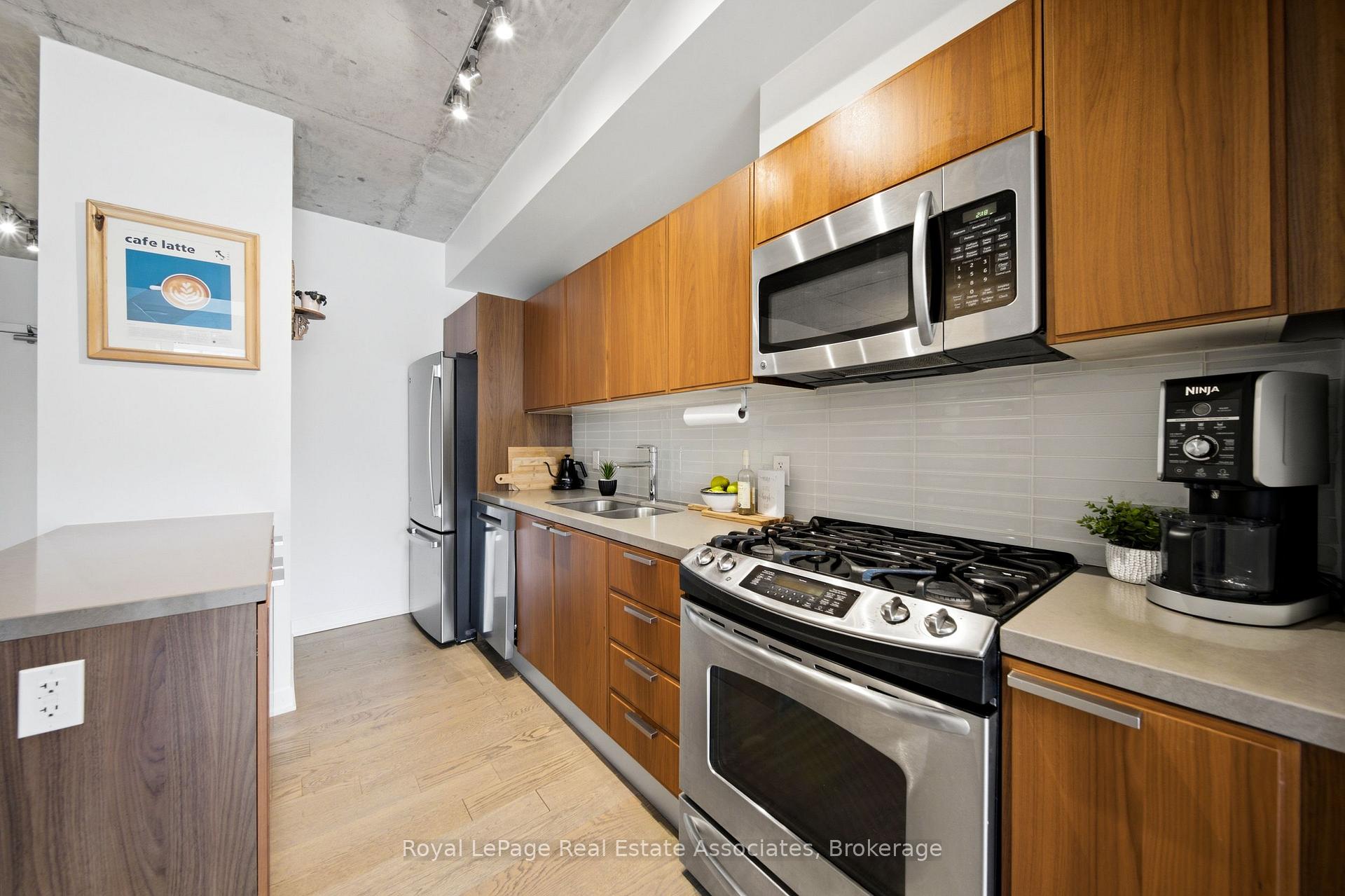Photo 16 of Unit 302, 318 King Street E, Toronto, Moss Park — HOMEH