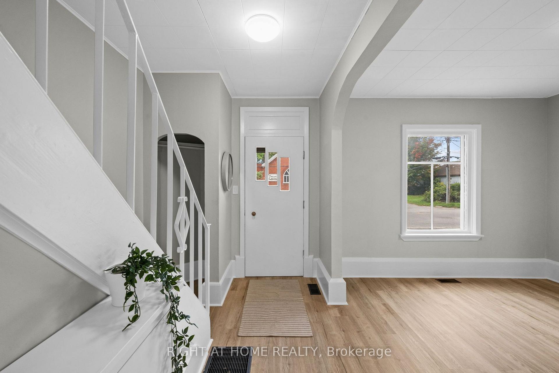 Photo 5 of 36 Empress Avenue, Smiths Falls, Smiths Falls — HOMEH