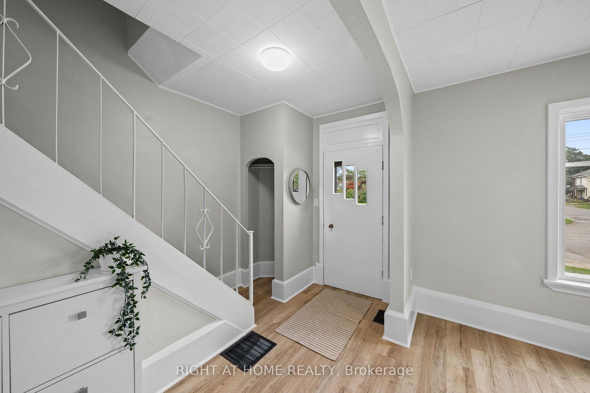 Photo 6 of 36 Empress Avenue, Smiths Falls, Smiths Falls — HOMEH