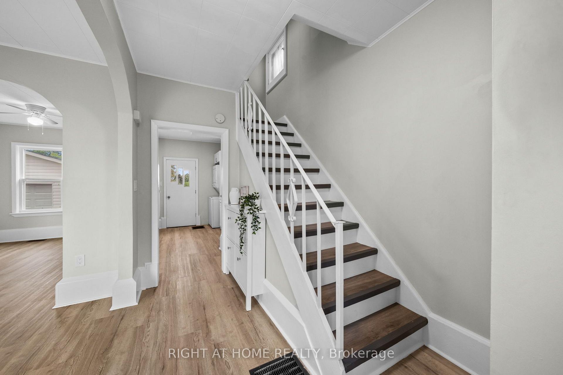 Photo 7 of 36 Empress Avenue, Smiths Falls, Smiths Falls — HOMEH