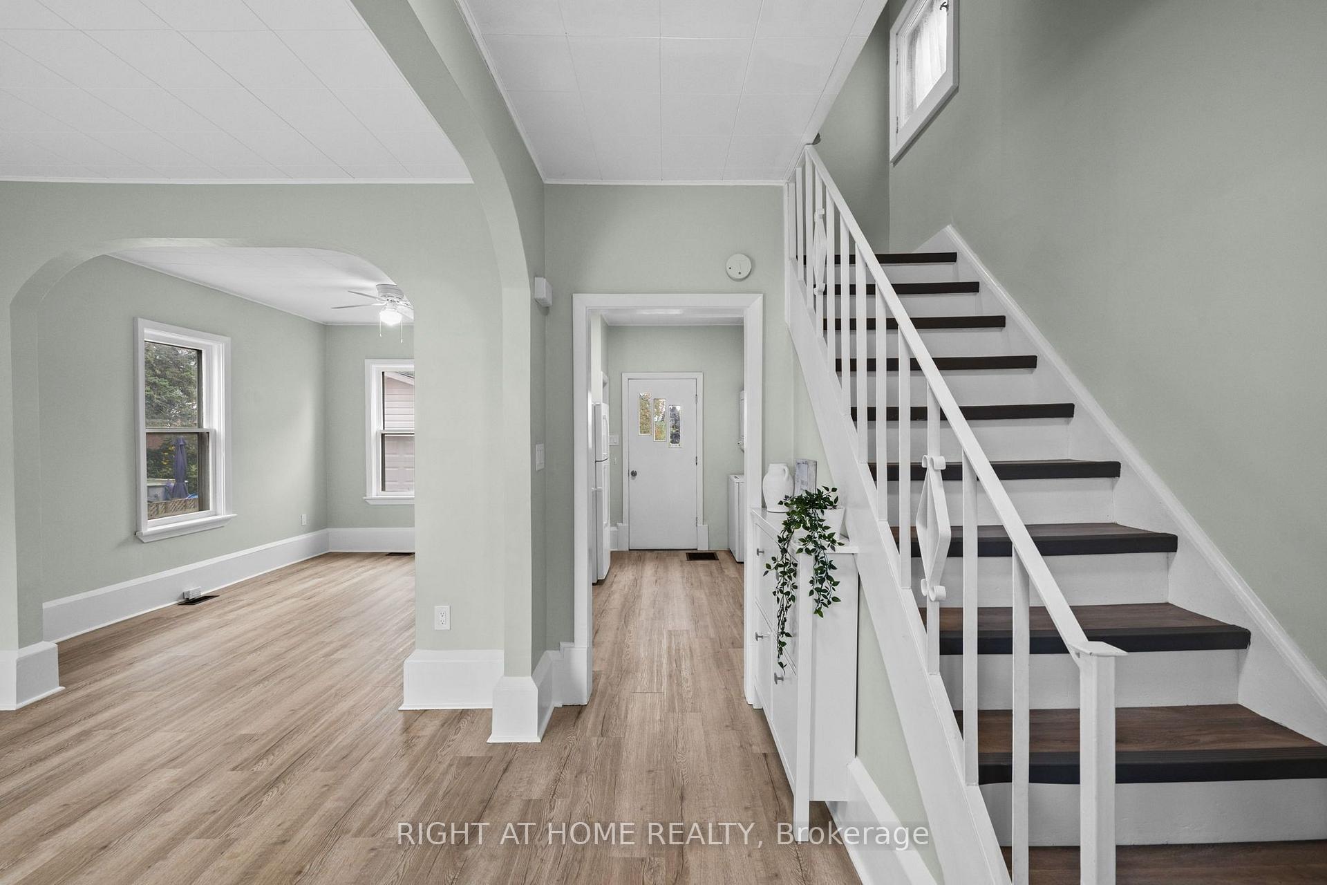 Photo 8 of 36 Empress Avenue, Smiths Falls, Smiths Falls — HOMEH