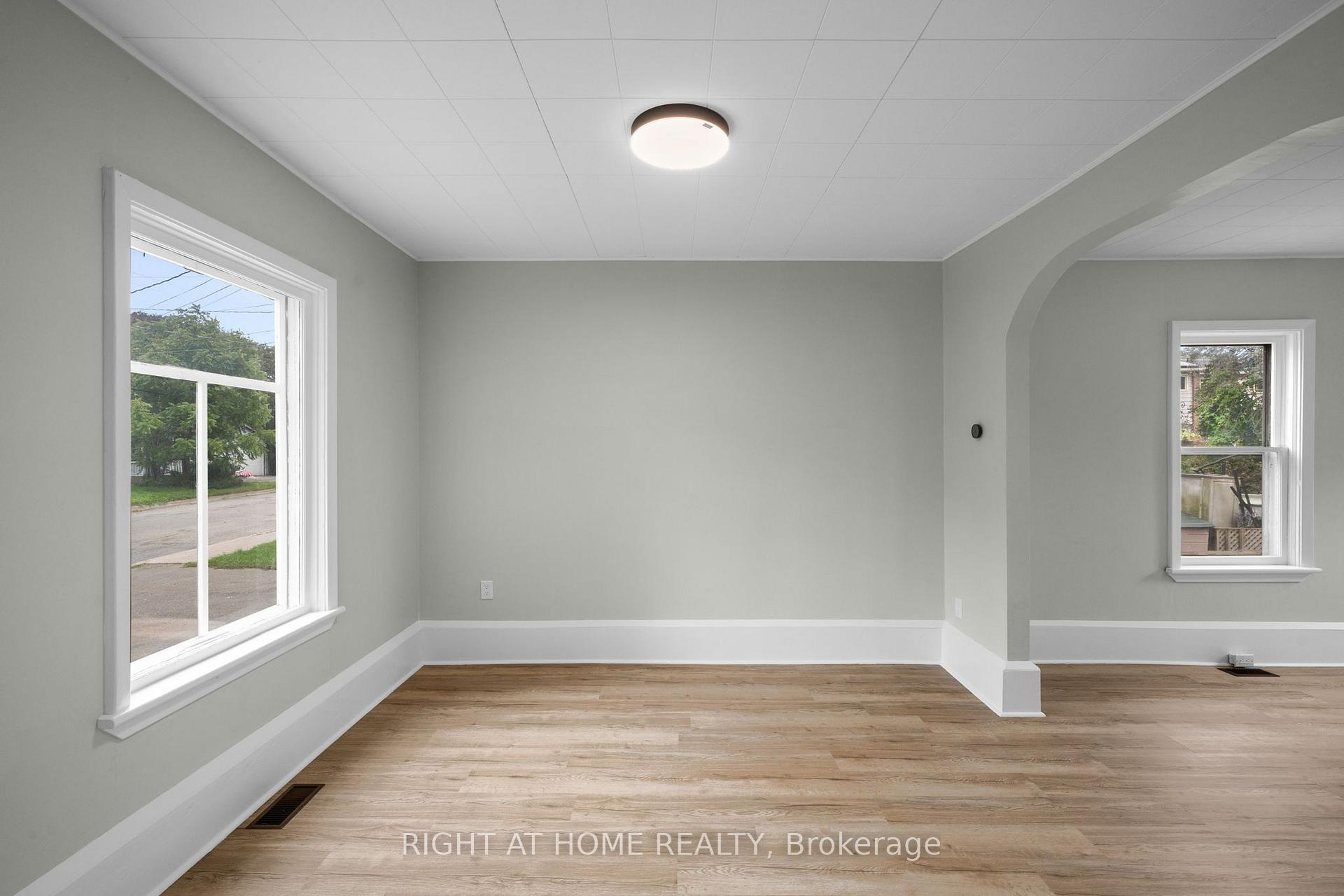 Photo 9 of 36 Empress Avenue, Smiths Falls, Smiths Falls — HOMEH