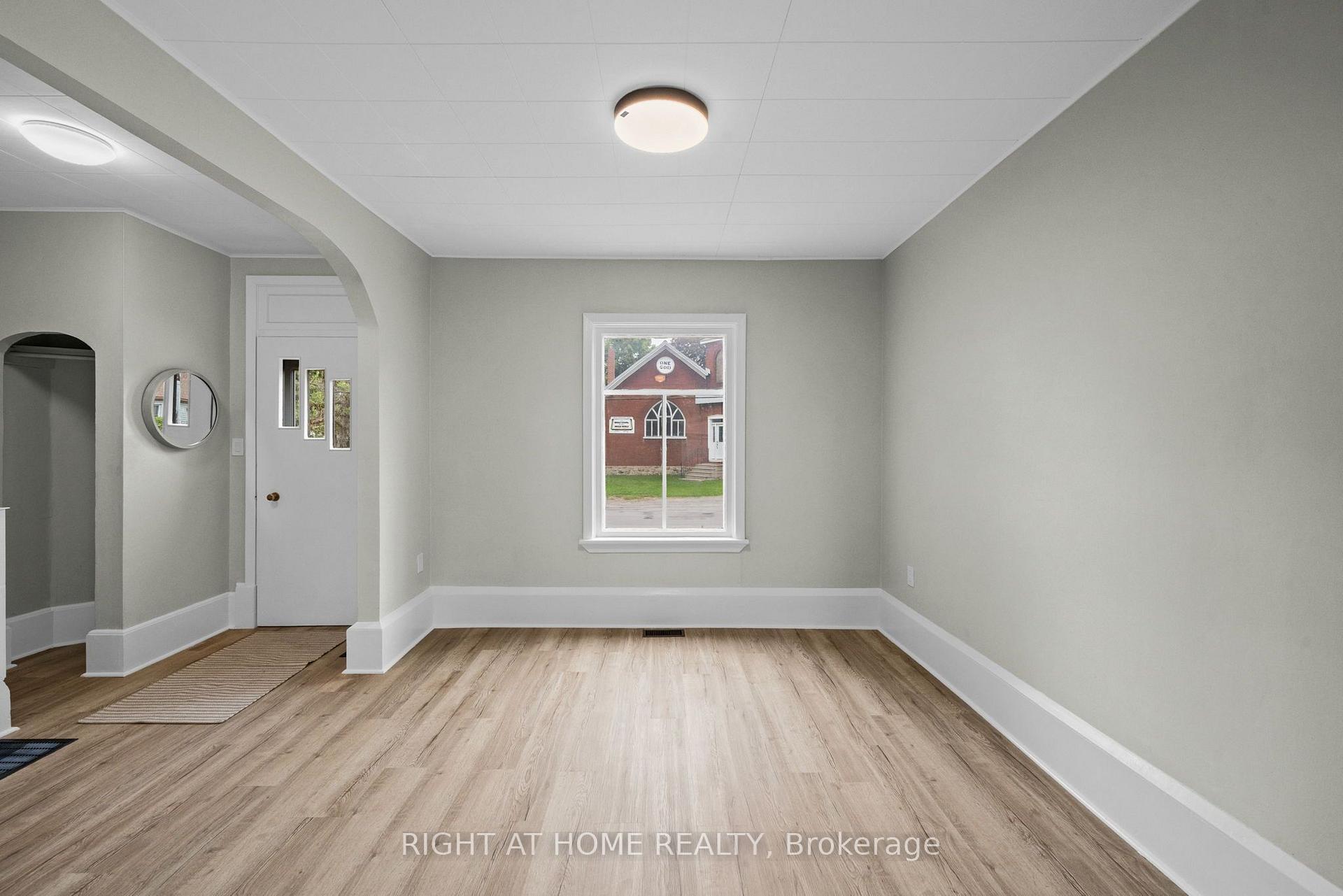 Photo 12 of 36 Empress Avenue, Smiths Falls, Smiths Falls — HOMEH